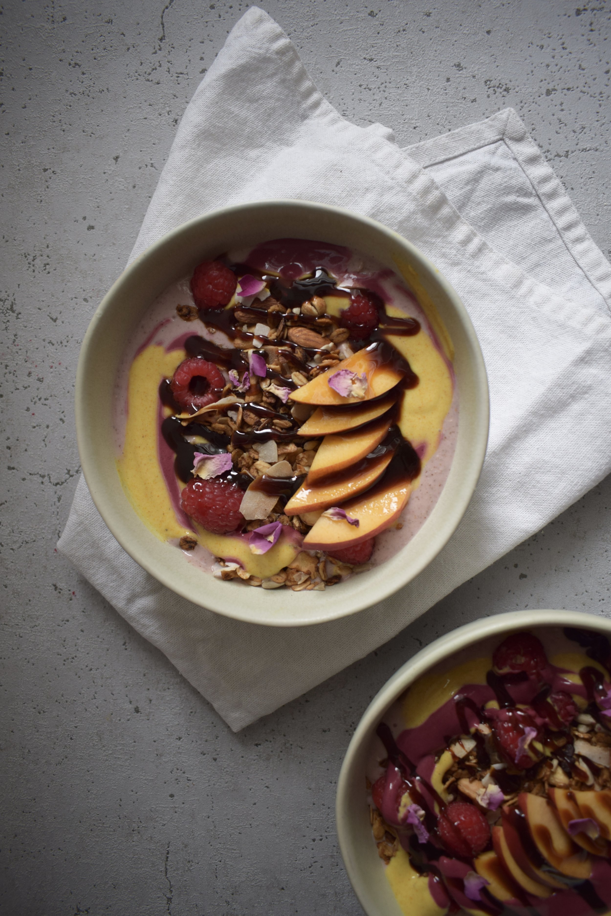 Breakfast smoothie bowl