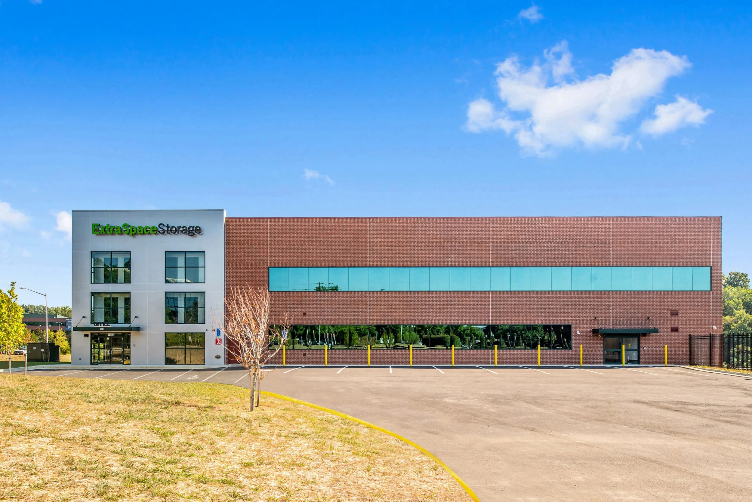 ExtraSpaceStorgage-2a.jpg