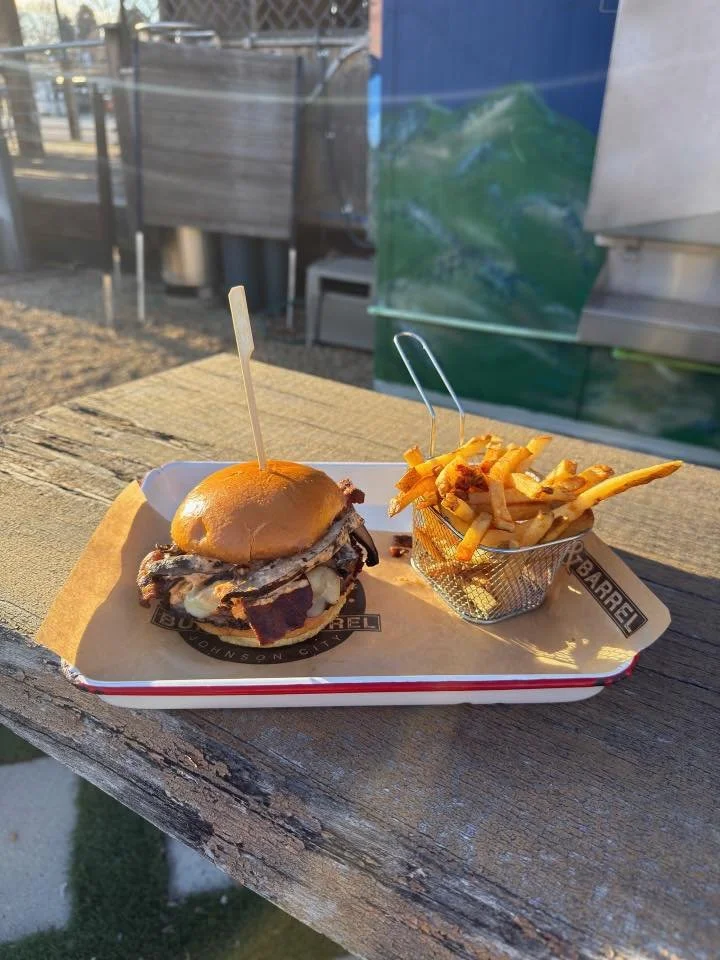 Burg'r & Barrel