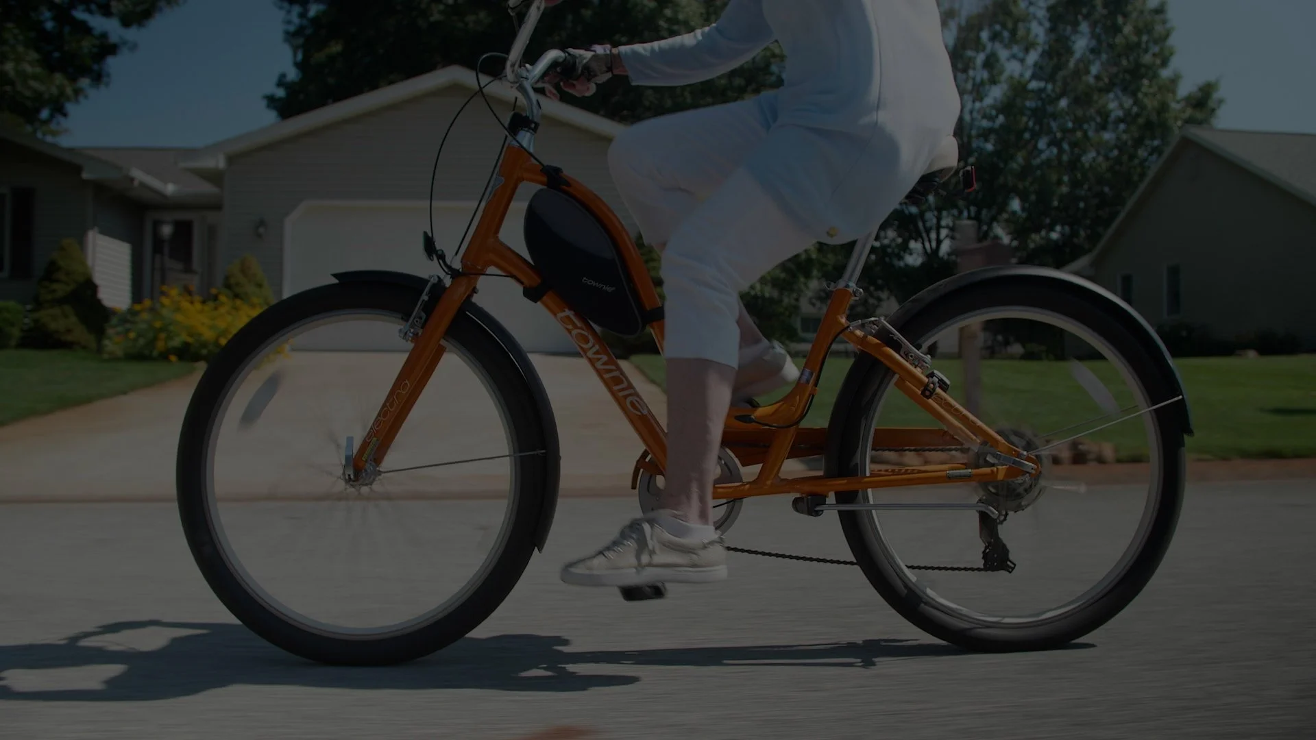 Homepage Loop_dark_still.jpg