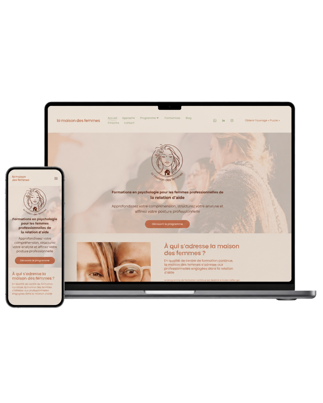 Capture d'écran du site web "la maison des femmes", affiché sur un ordinateur portable et un téléphone, avec des images de femmes et du texte en français. Le site propose des formations en psychologie pour les femmes professionnelles dans le domaine de la relation d'aide.