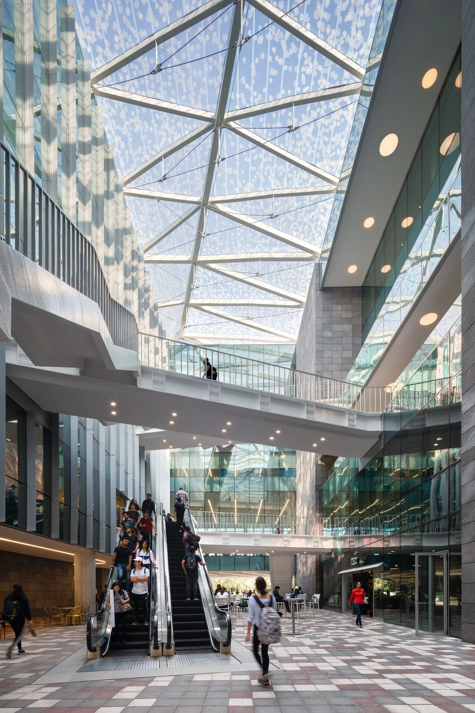 LA HOJA - DESIGNER: FGP - PROJECT LEADER: DAMAA - PHOTO: RAFAEL GAMO