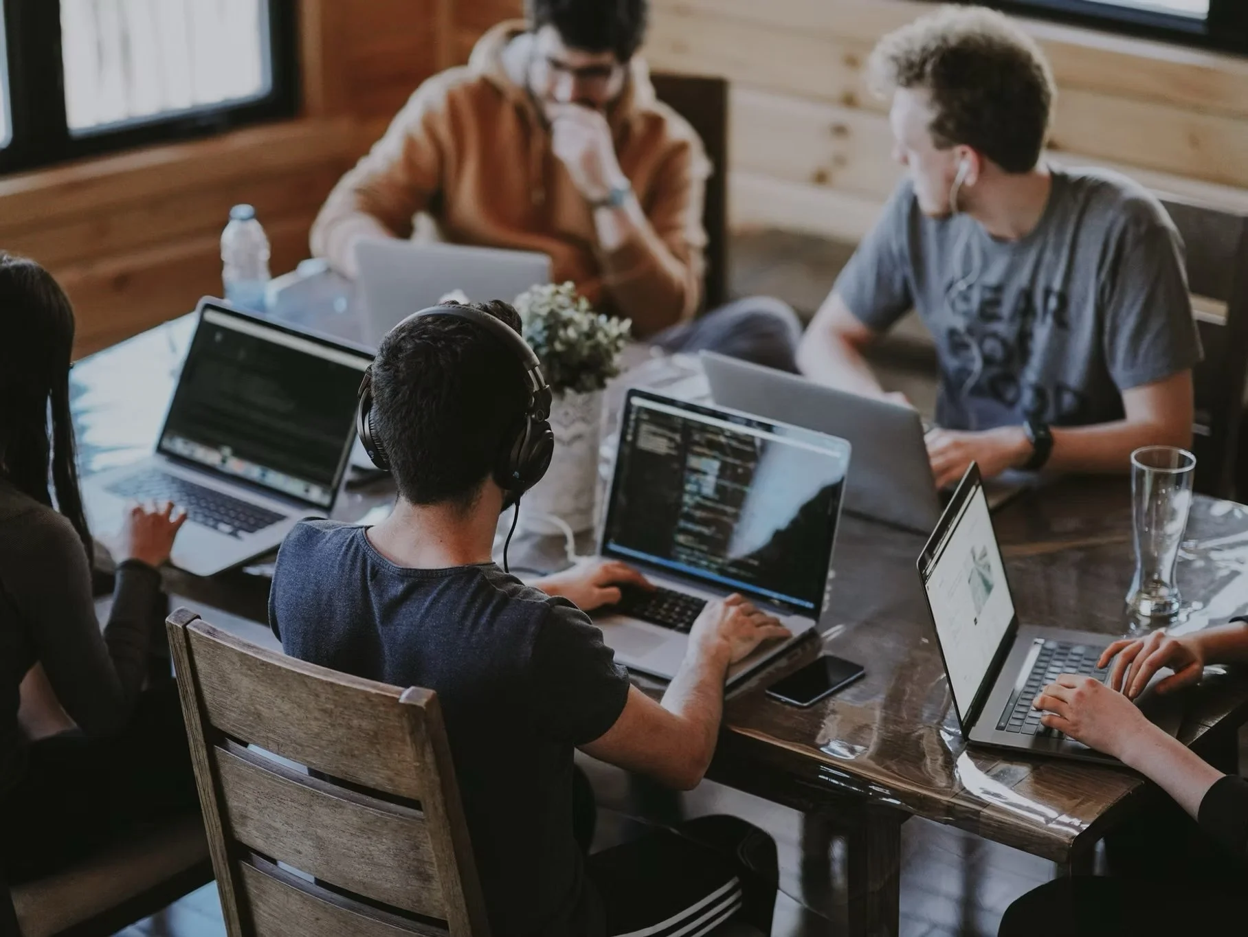 What’s the Difference Between an Employee and Independent Contractor in Private Practice?