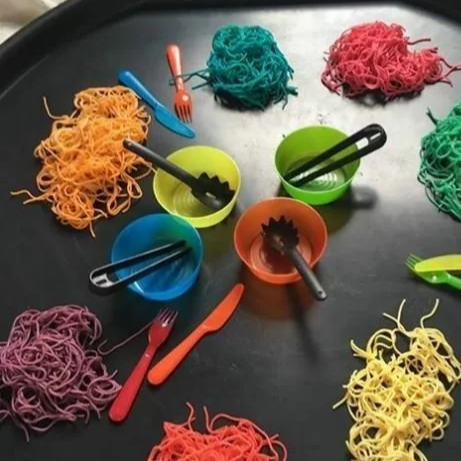 Mini Makers rainbow sensory tuff tray