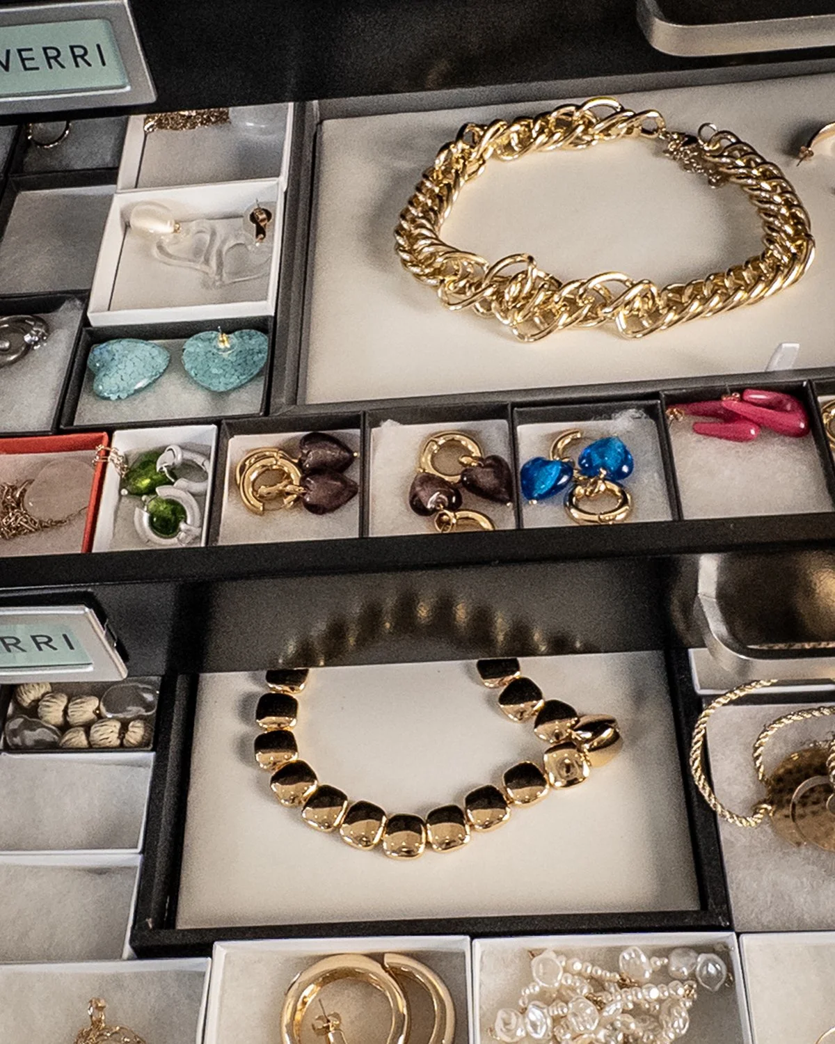 Everri_SampleSale_Detail_Drawers copy.jpg