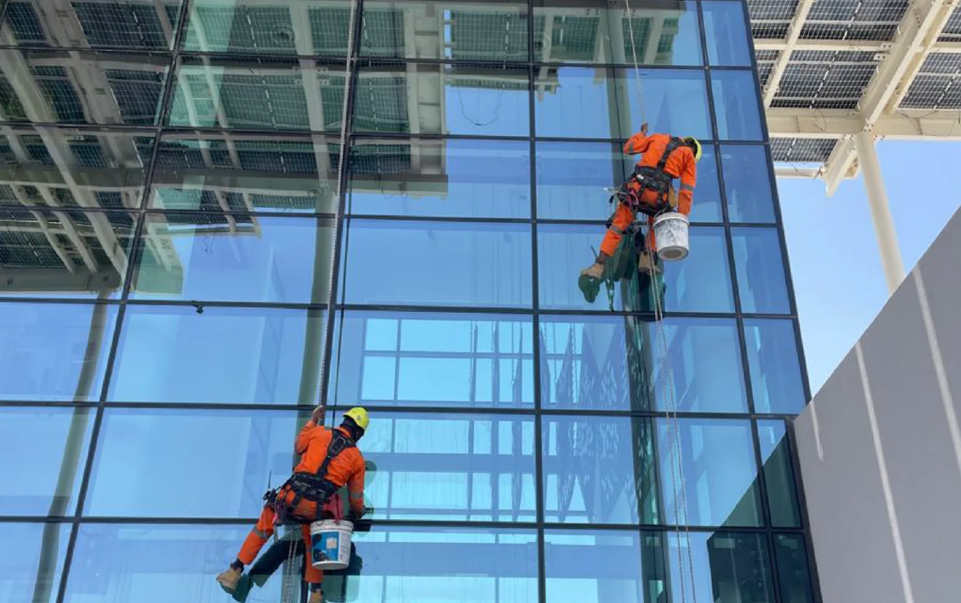 Facade & High-Rise Window Cleaning