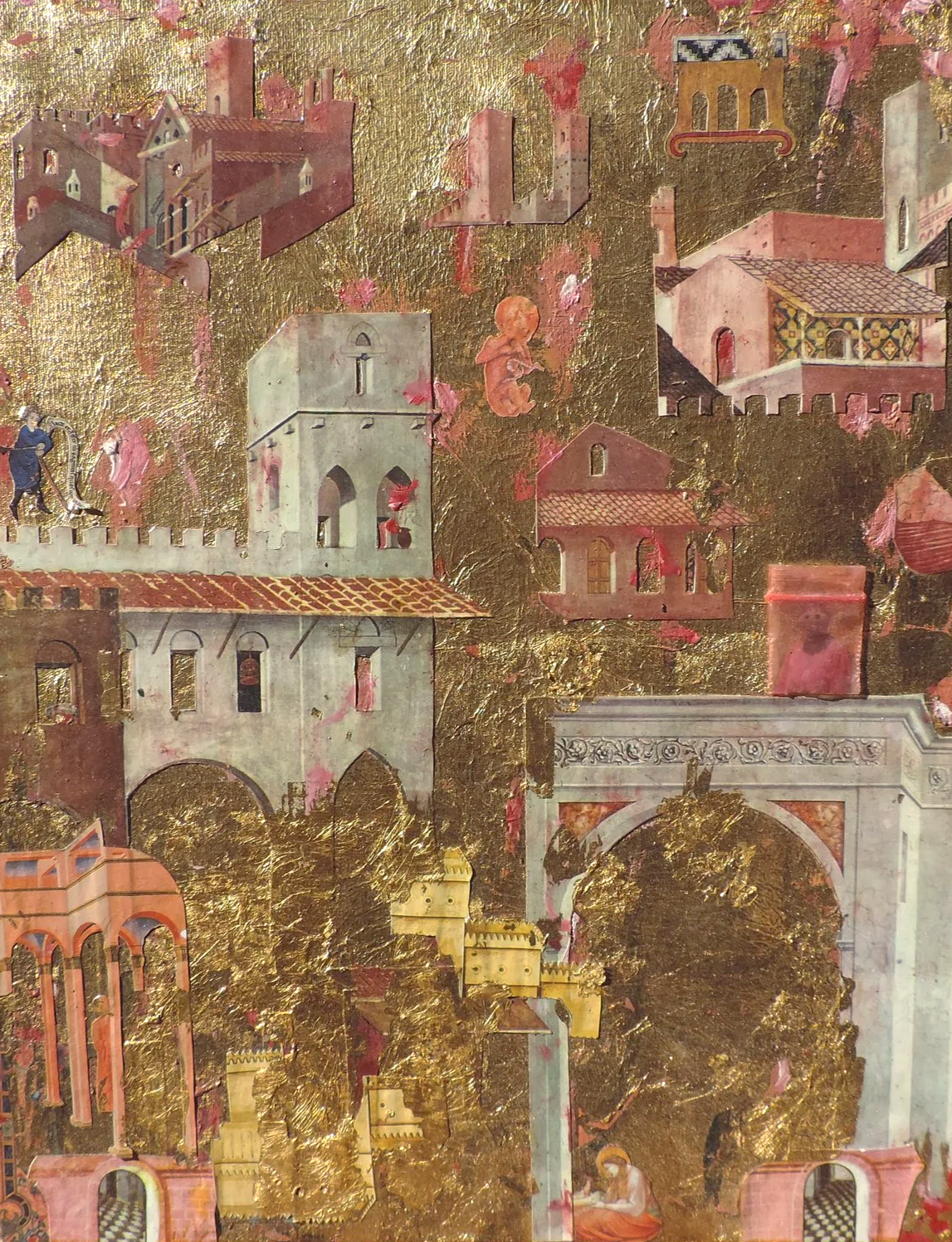 Detalle de una pintura con escenas de castillos, arcos y una figura humana con un libro, adornada con pan de oro.