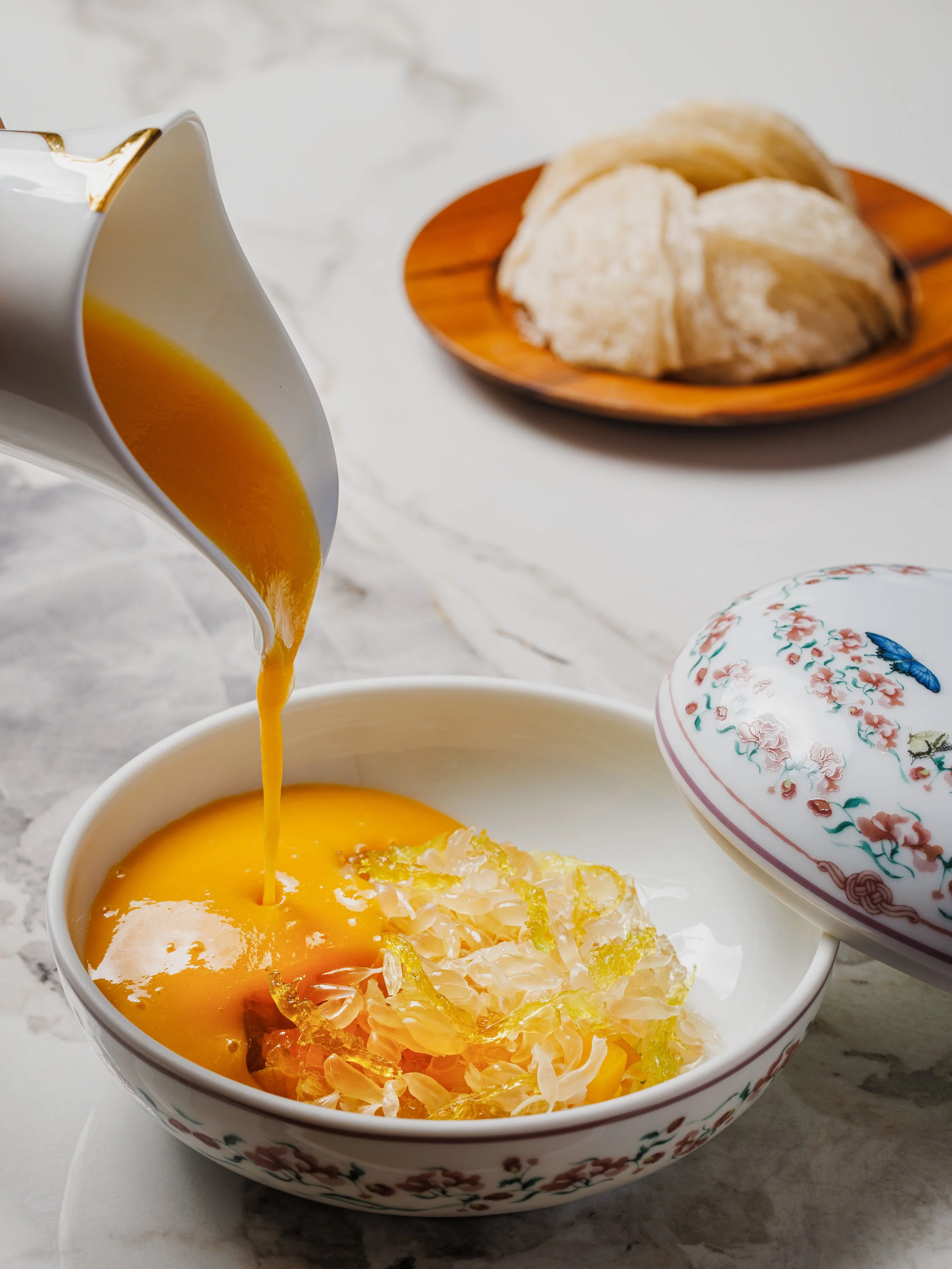 Chrysanthemum Bird Nest with Mango