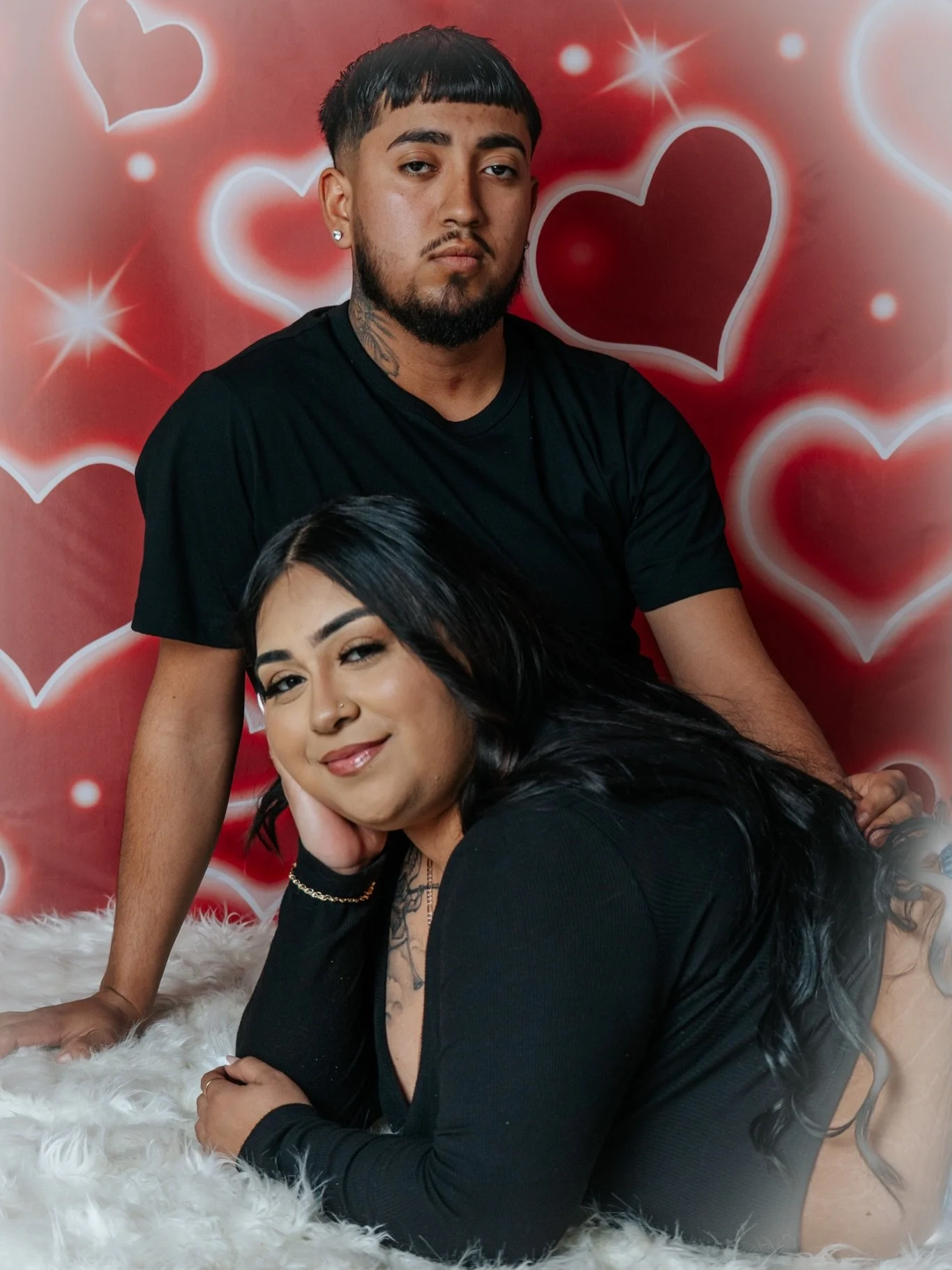 Serving Y2K love realness✨

Valentine&rsquo;s Mini Sessions with throwback vibes, bold hearts, and all the chemistry.