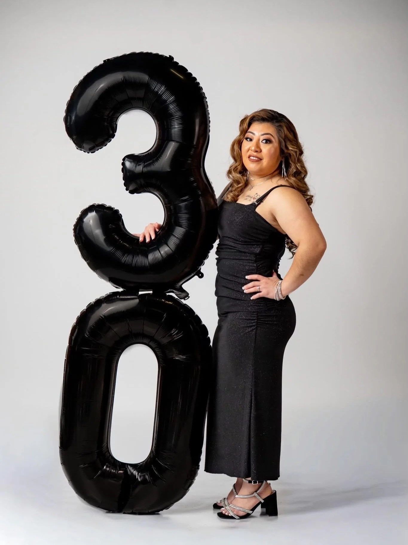 30th Birthday Glam ✨🖤
Celebrating this milestone with elegance, confidence, and all the sparkle. Milestone birthdays deserve to be celebrated &mdash; and photographed &mdash; in style

There&rsquo;s nothing better than helping clients feel their abs