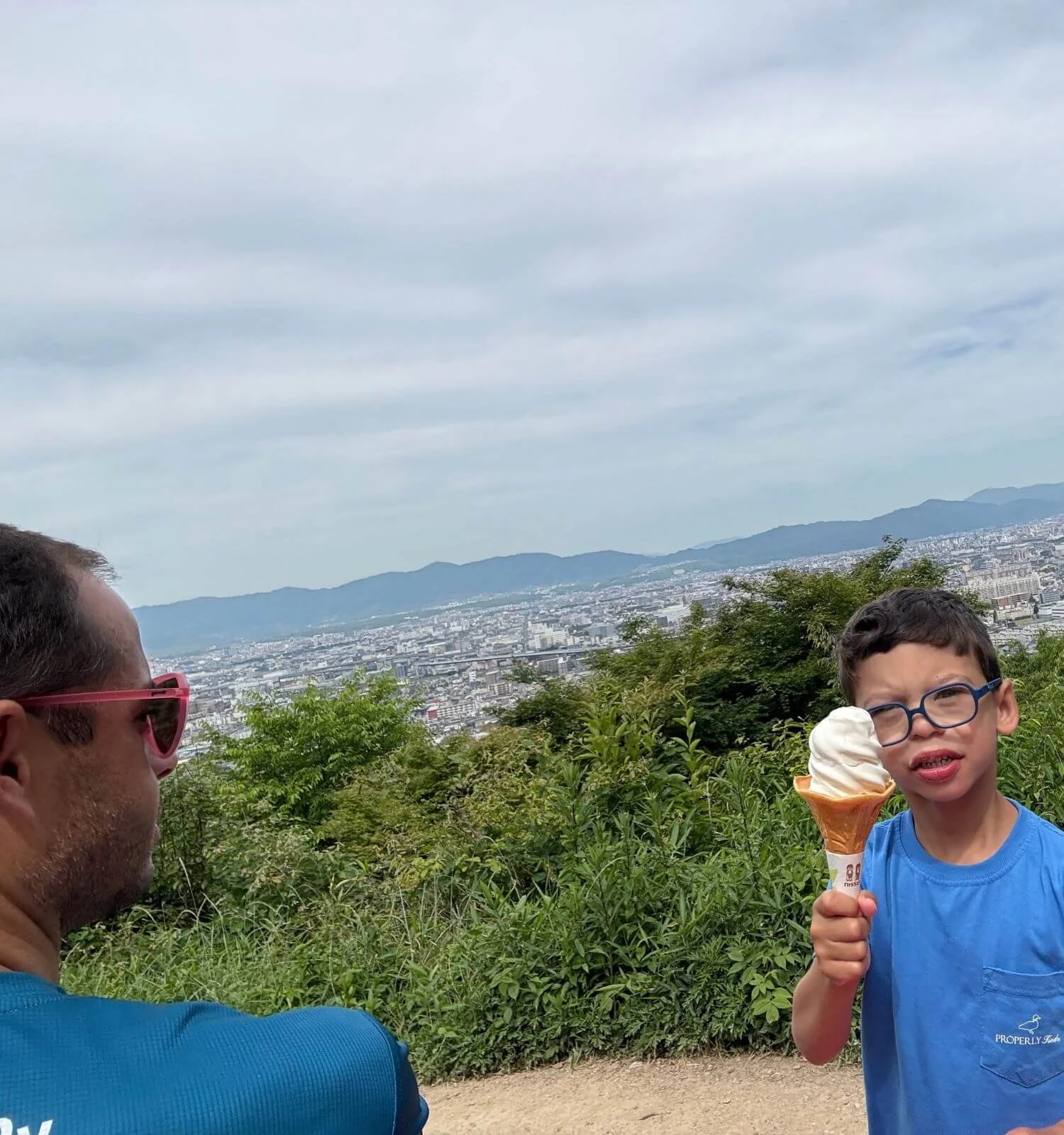 Jackson with an ice cream at the halfway point of the Fushimi Inari hike