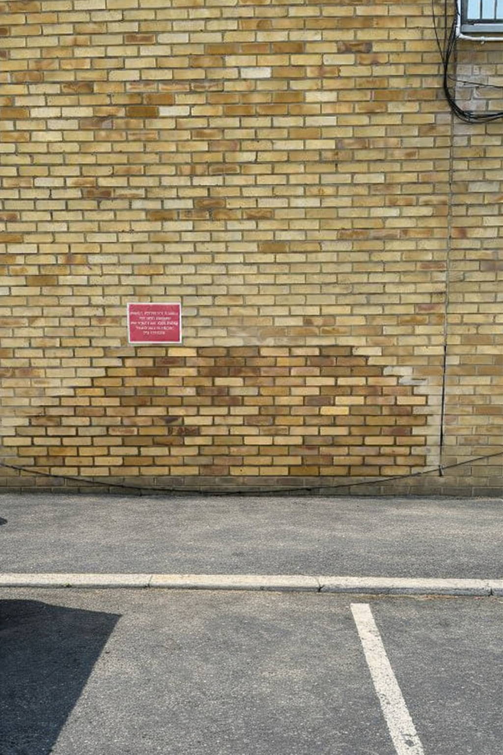 Yateley Brickwork Project
Clean, precise brickwork completed to a high standard.
