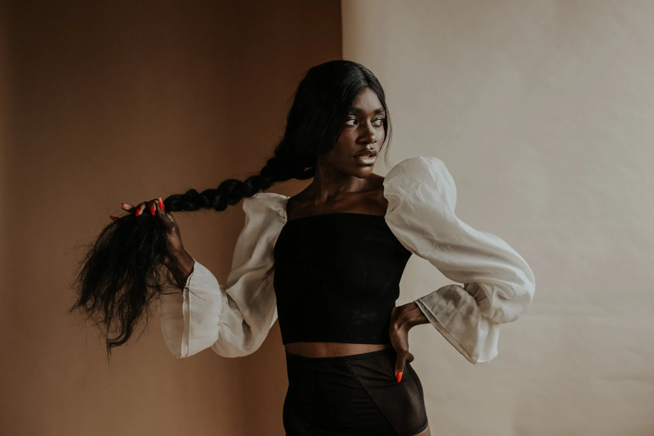 unique posing fashion editorial2.jpg