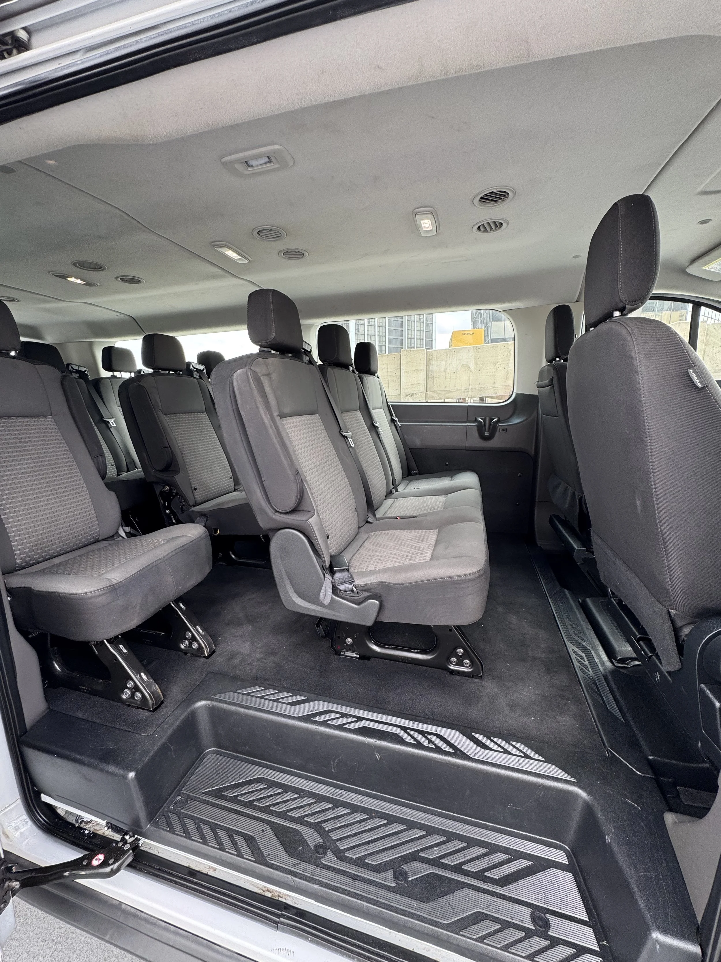 interior 15 pass.jpg