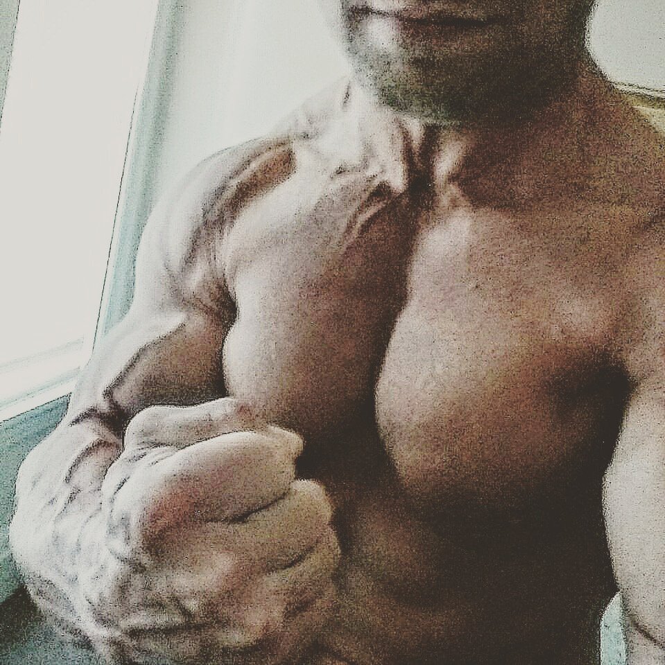 Why You Should Get Lean Before Building Muscle: The Cyclical Keto Strategy for Men Over 40