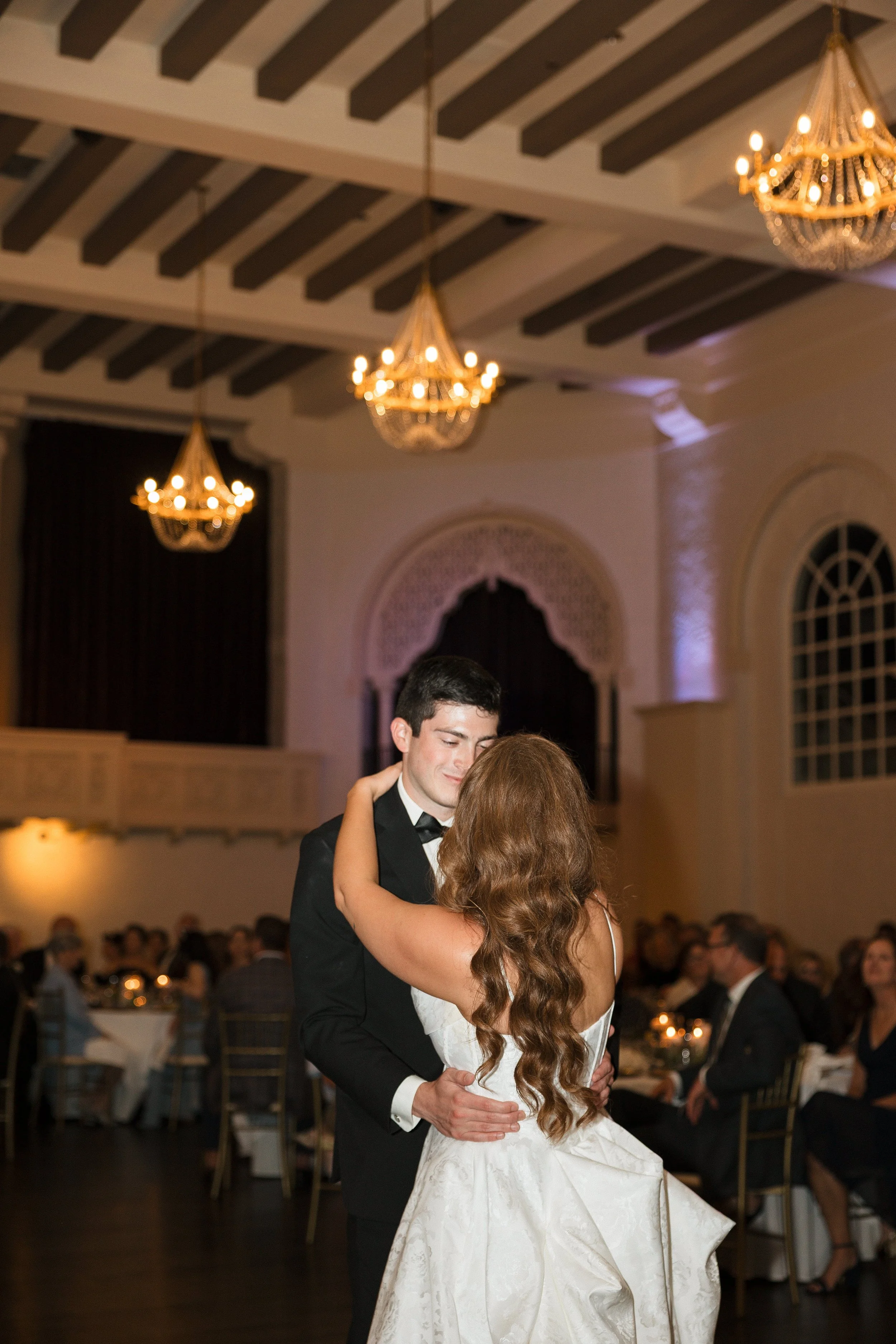 Classy Downtown Wedding at The Leo Ballroom | Omaha, NE