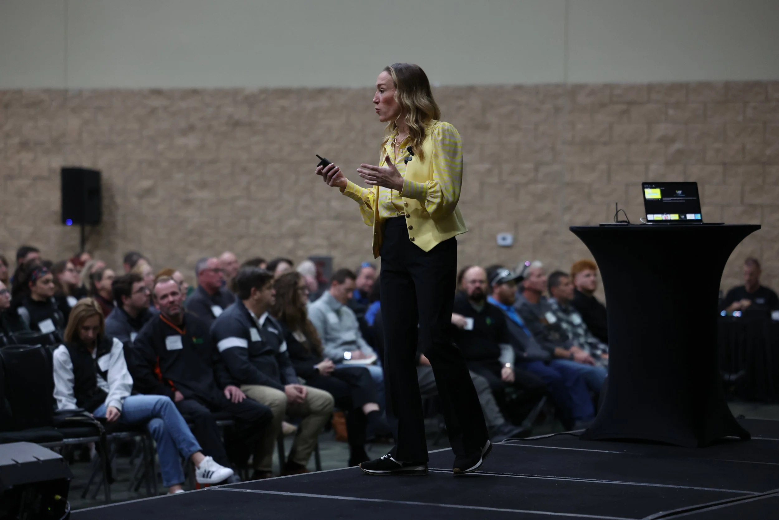 High-performance keynote speaker.