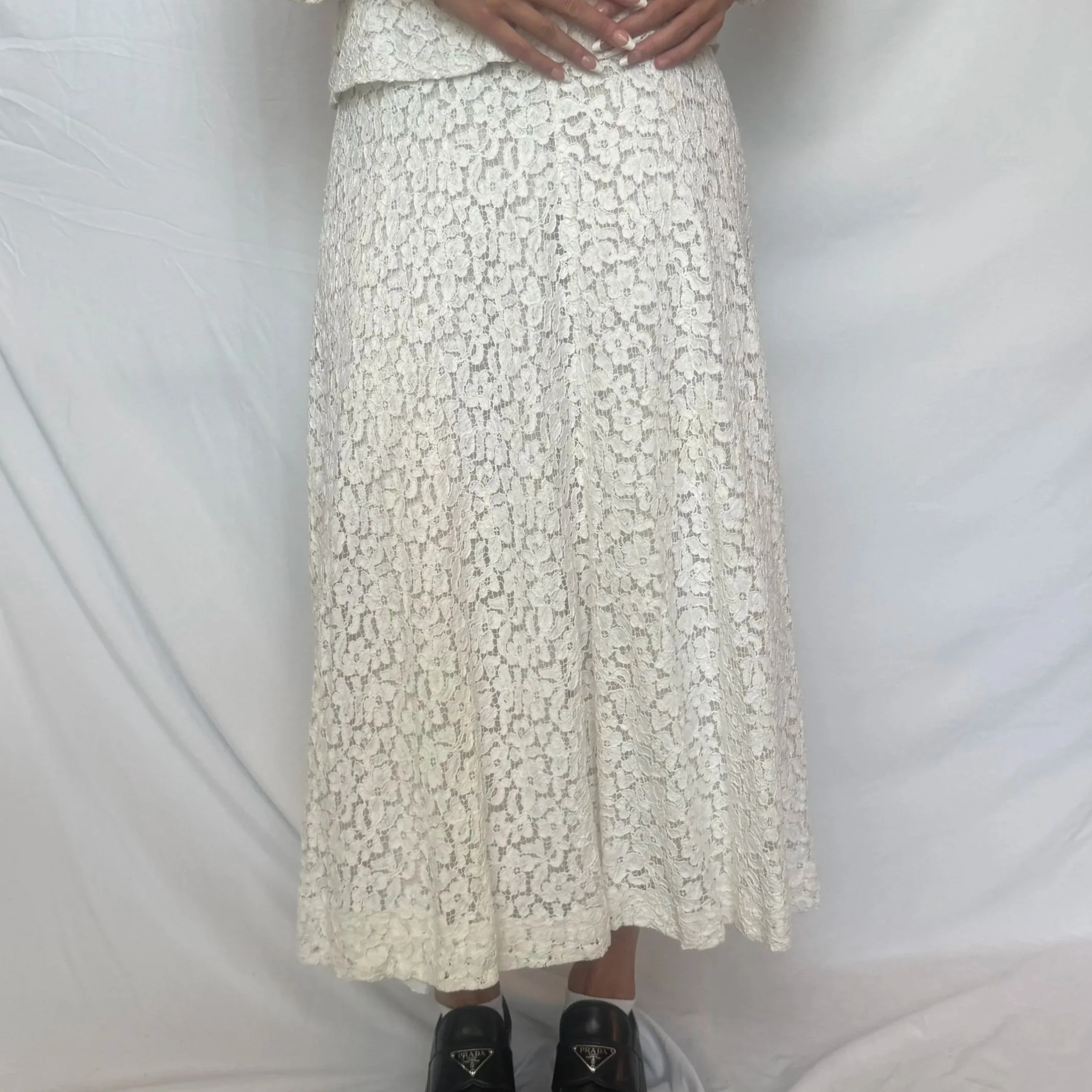 Lace skirt