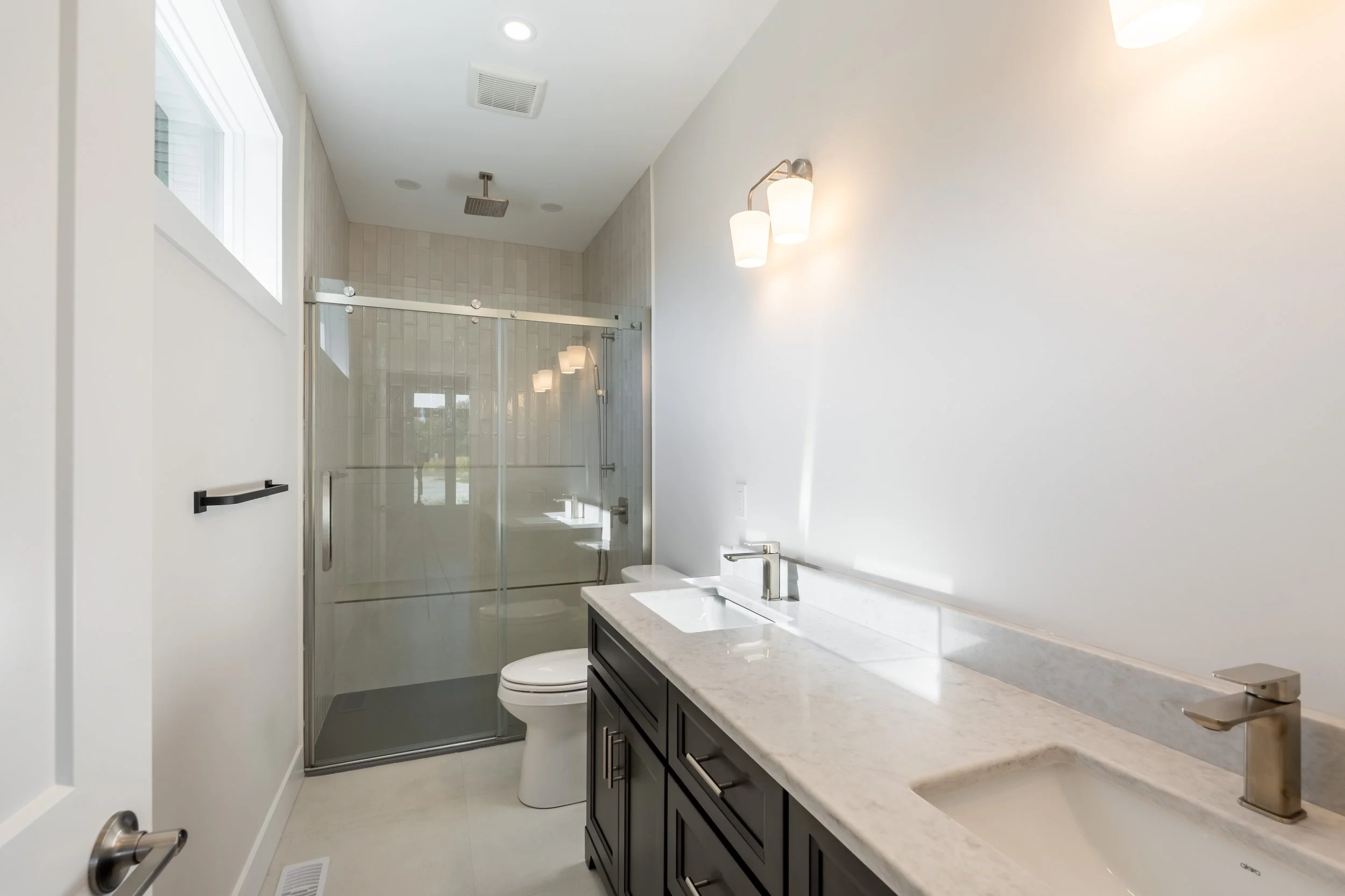 3579 Paul Cres-16.jpg