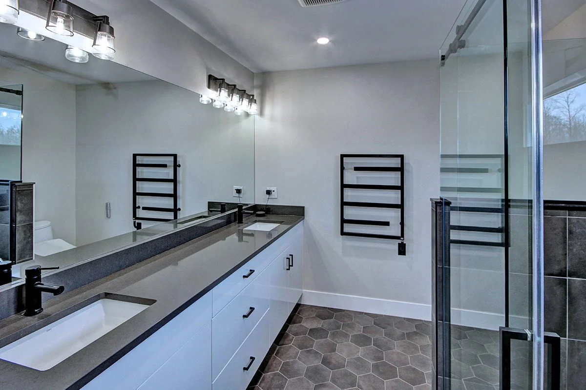 20 Bedroom A - Ensuite.jpg