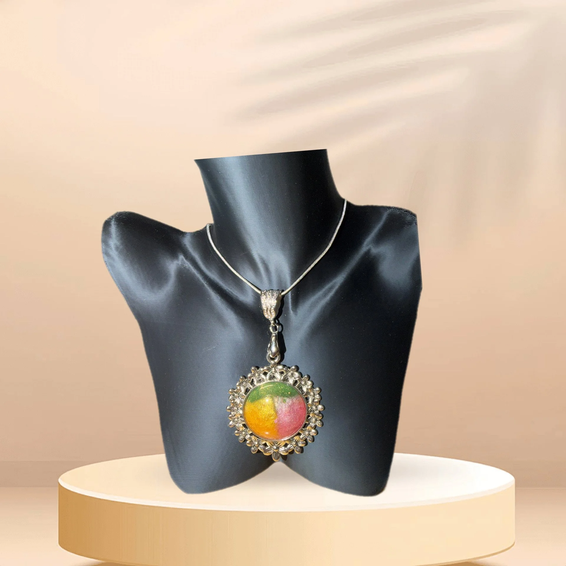 Vibrant Resin & Rhinestone Radiance Necklace