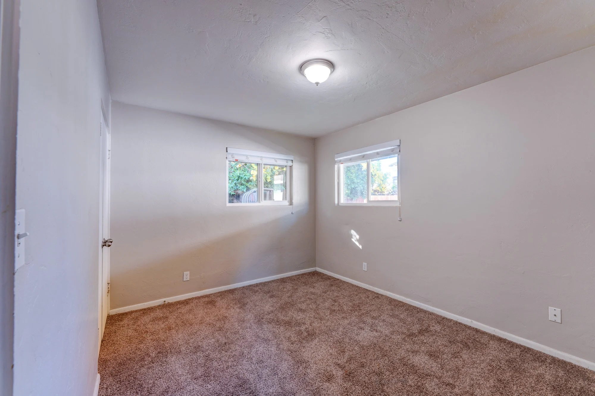 26-Walnut-Apartments-1049-SE-Walnut-St-Hillsboro-Oregon-Barry-Investment-Real-Estate-Phillip-Barry-Apartment-Broker.jpg