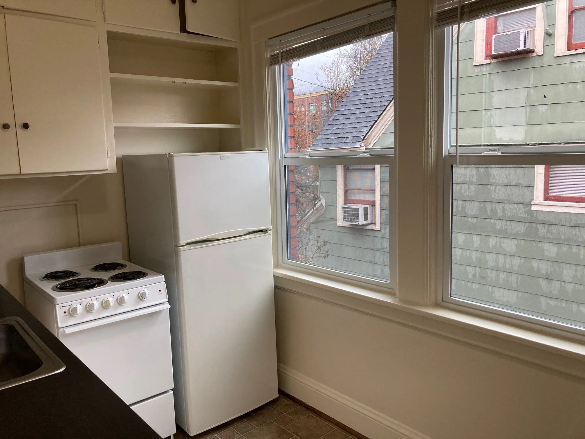 Burg 303 kitchen.jpg