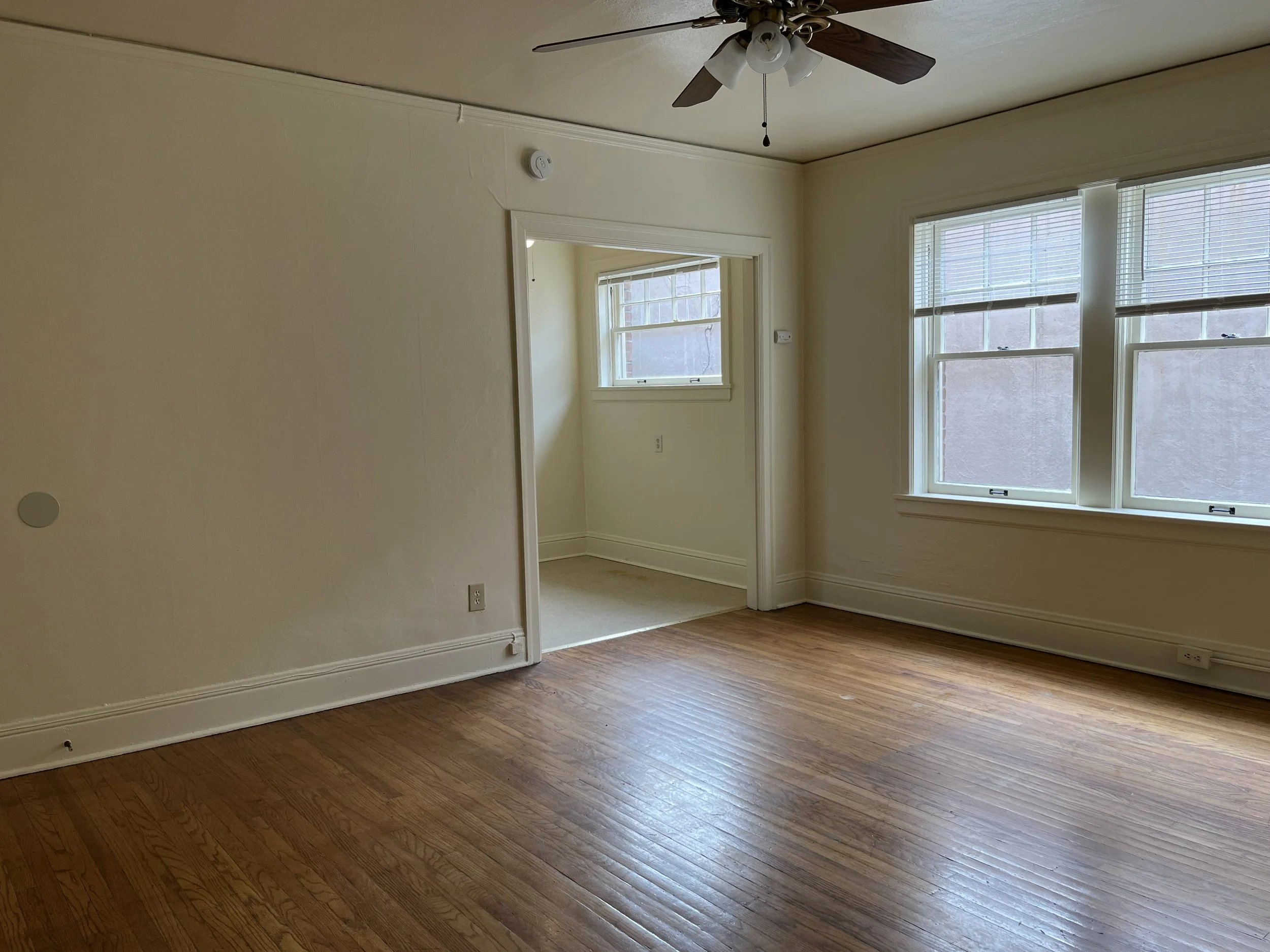 MC207 LARGE STUDIO living area.jpg