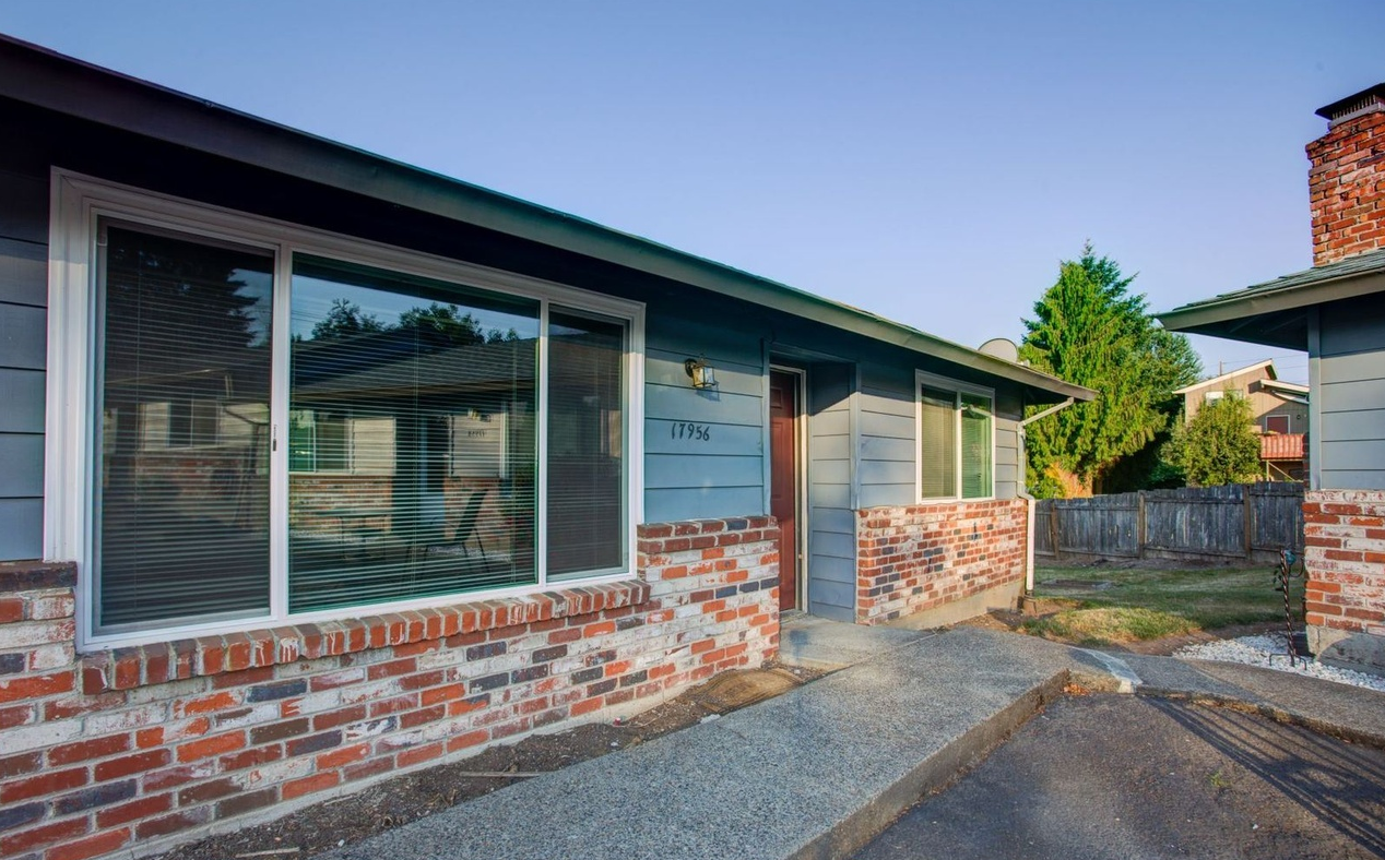 La Crescenta, 14 units - Milwaukie