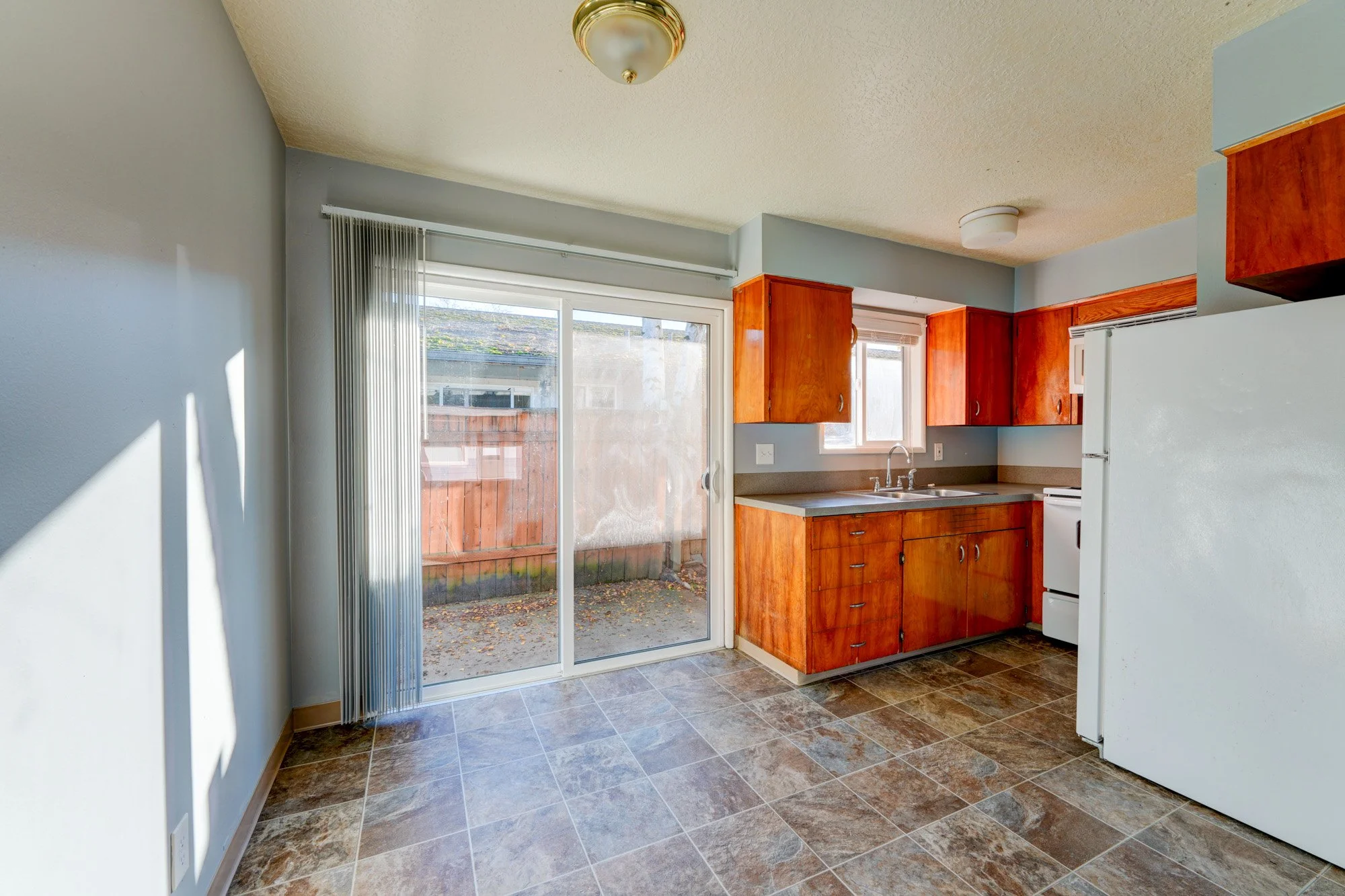 18-Walnut-Apartments-1049-SE-Walnut-St-Hillsboro-Oregon-Barry-Investment-Real-Estate-Phillip-Barry-Apartment-Broker.jpg