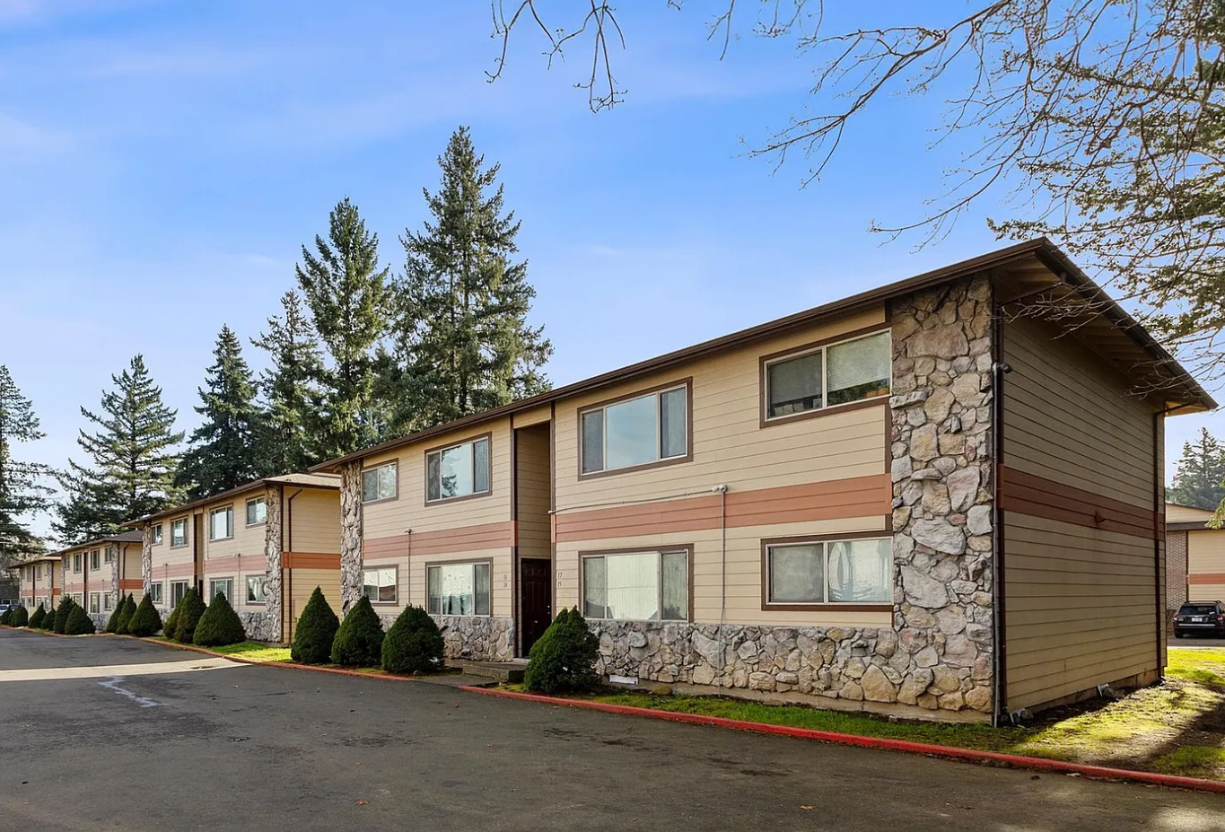 Cascade Firs & Rogers Plaza, 32 units - SE Portland