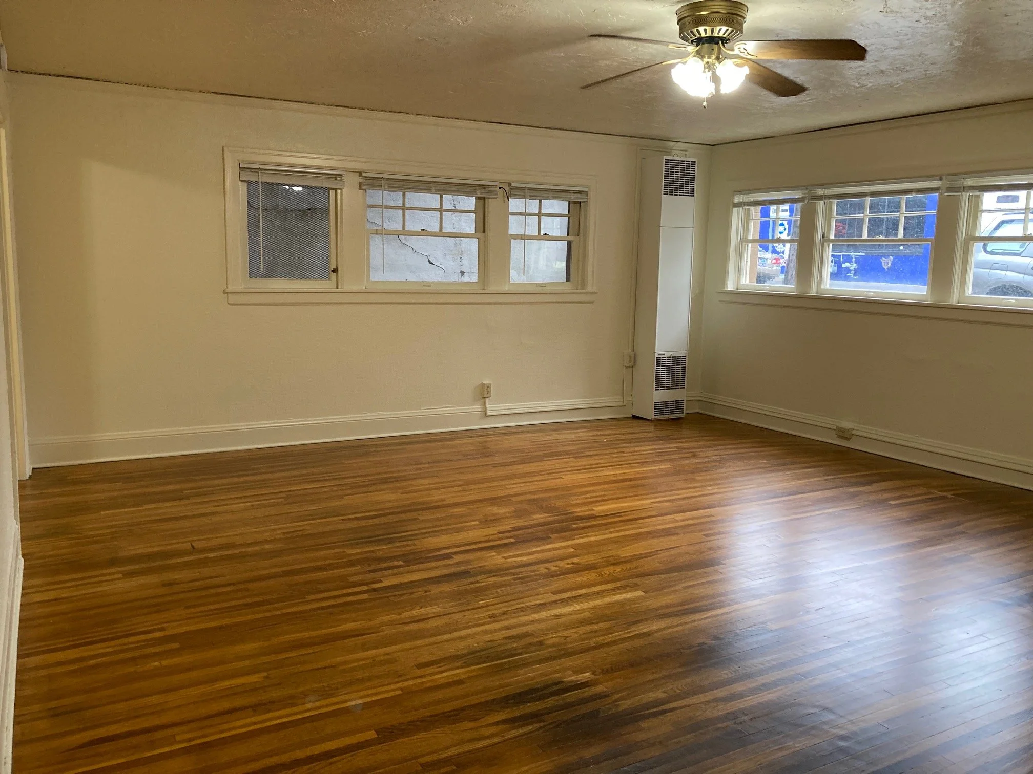 11 MC101 living area1.jpg