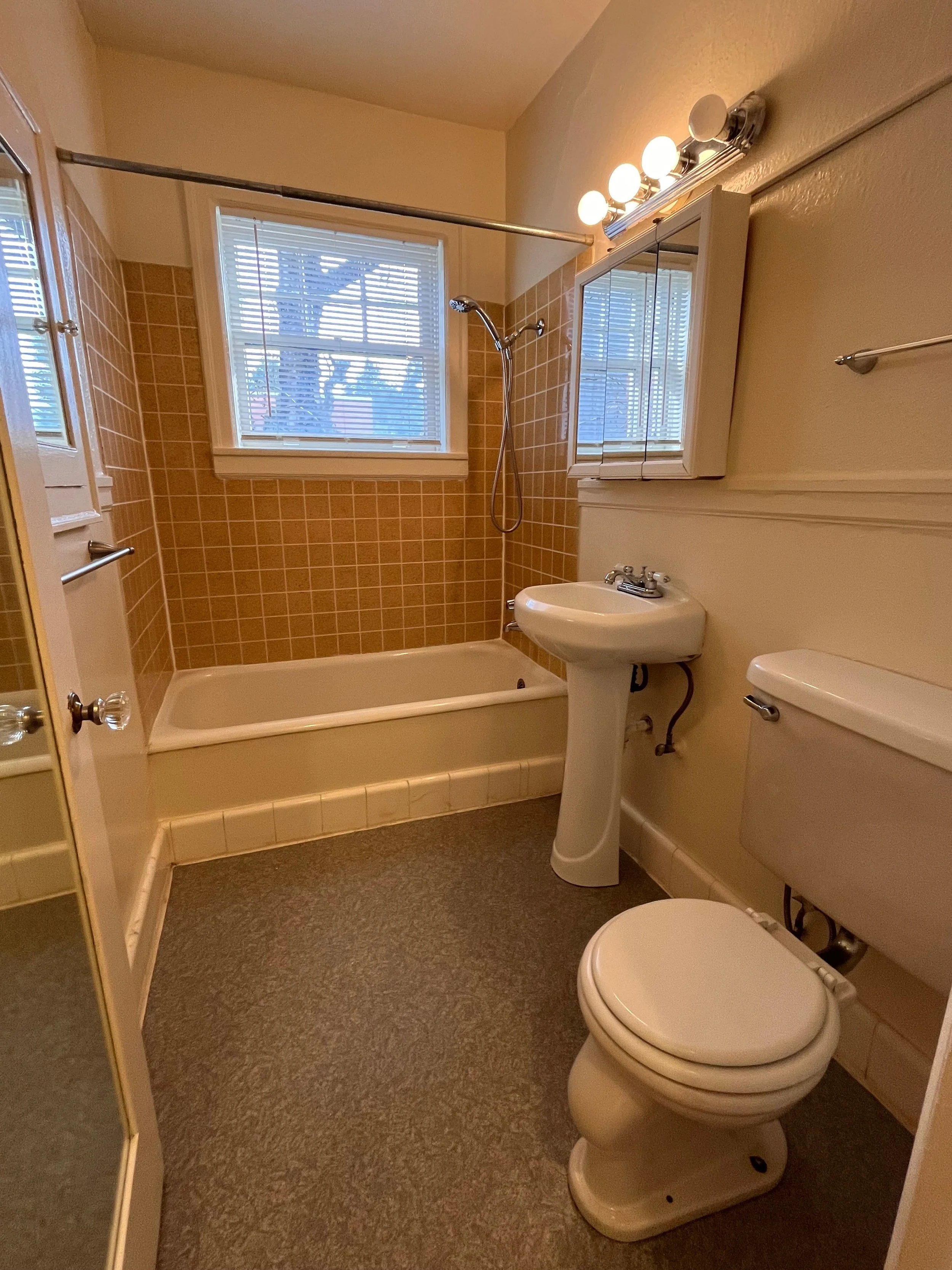 MC208 bathroom.jpg