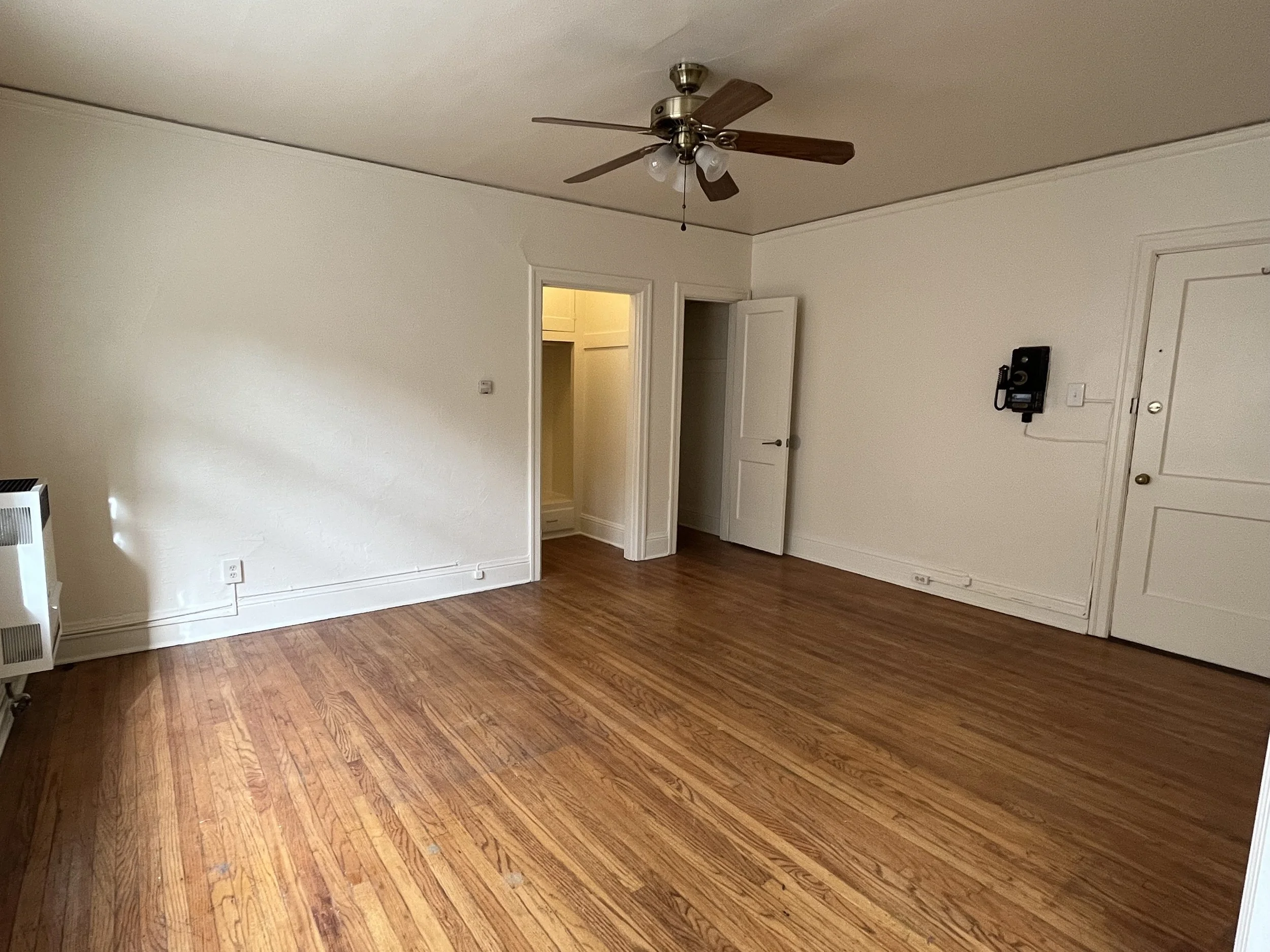 MC205 living area1.jpg