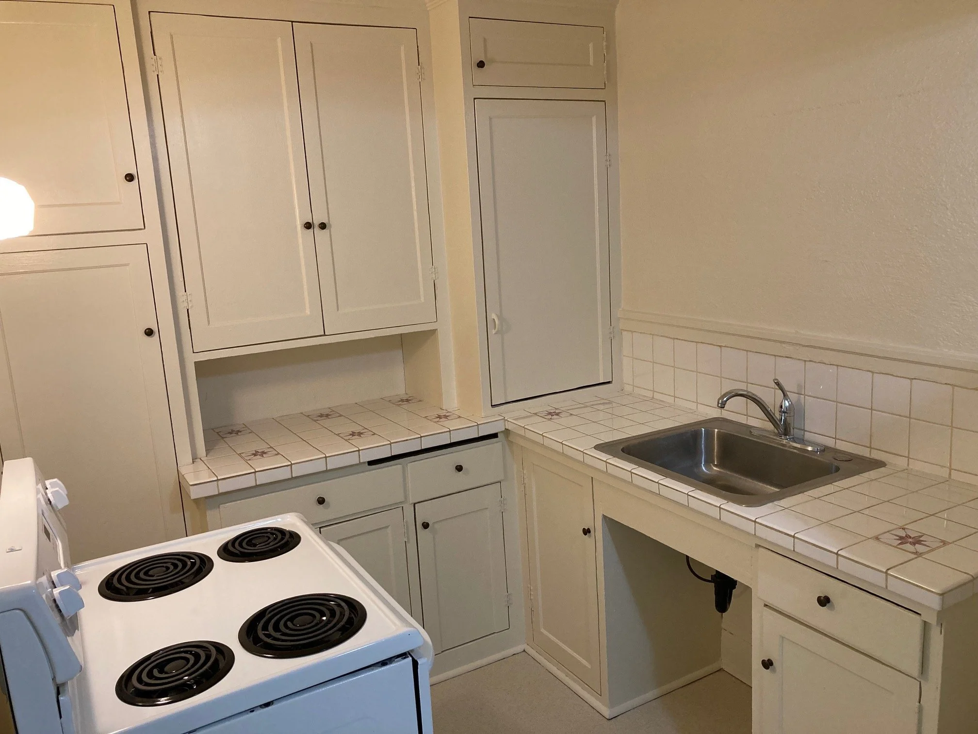 MC101 kitchen.jpg