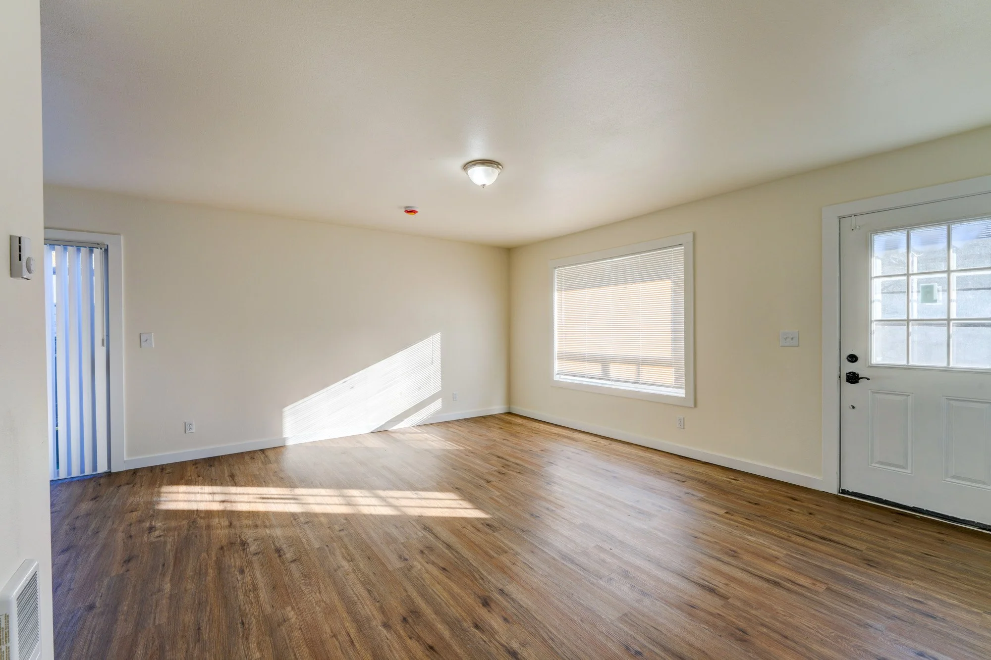13-Walnut-Apartments-1049-SE-Walnut-St-Hillsboro-Oregon-Barry-Investment-Real-Estate-Phillip-Barry-Apartment-Broker.jpg