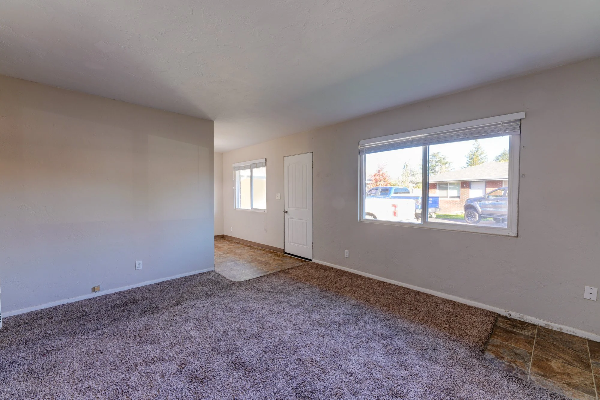 25-Walnut-Apartments-1049-SE-Walnut-St-Hillsboro-Oregon-Barry-Investment-Real-Estate-Phillip-Barry-Apartment-Broker.jpg
