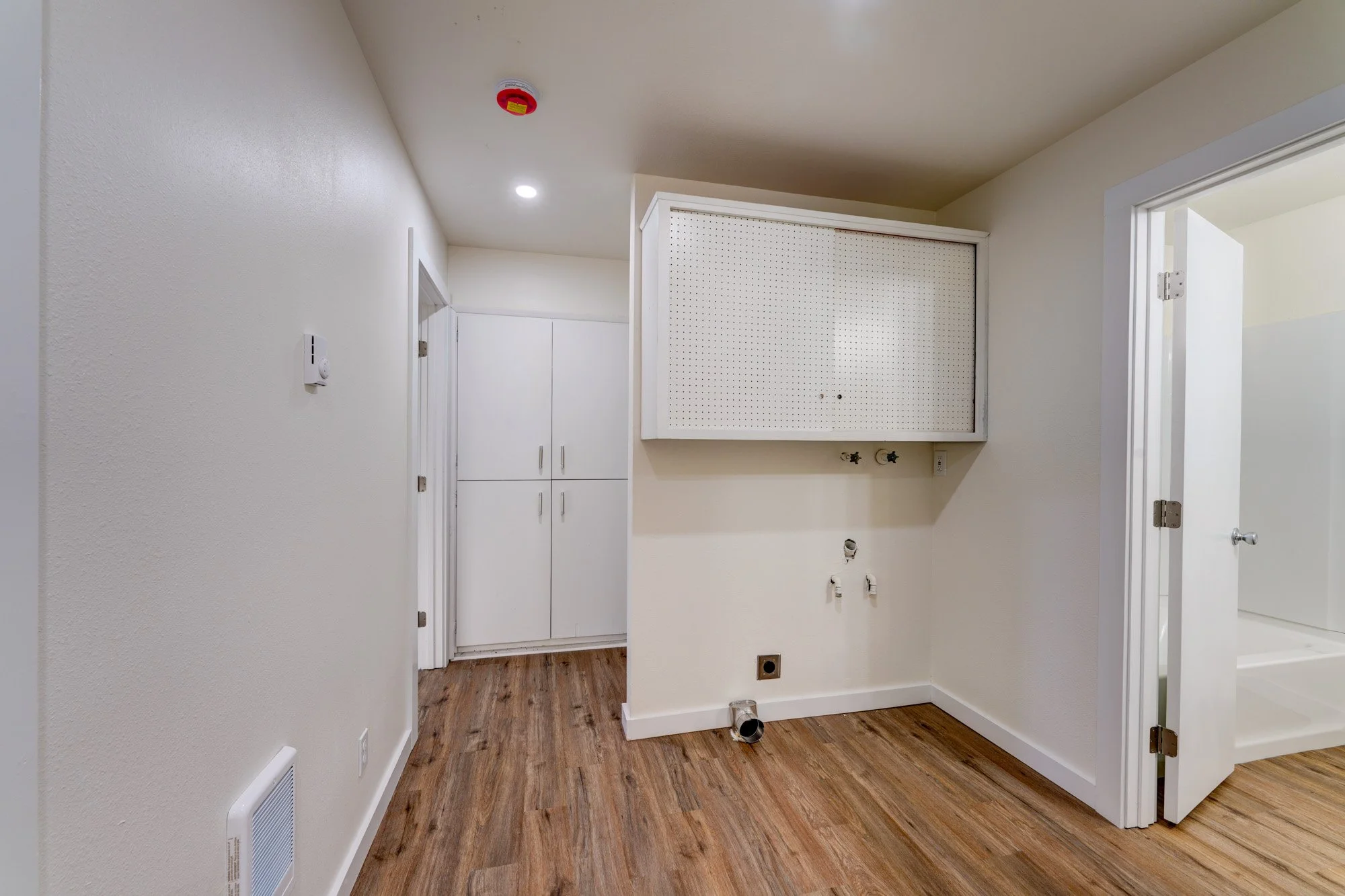 15-Walnut-Apartments-1049-SE-Walnut-St-Hillsboro-Oregon-Barry-Investment-Real-Estate-Phillip-Barry-Apartment-Broker.jpg