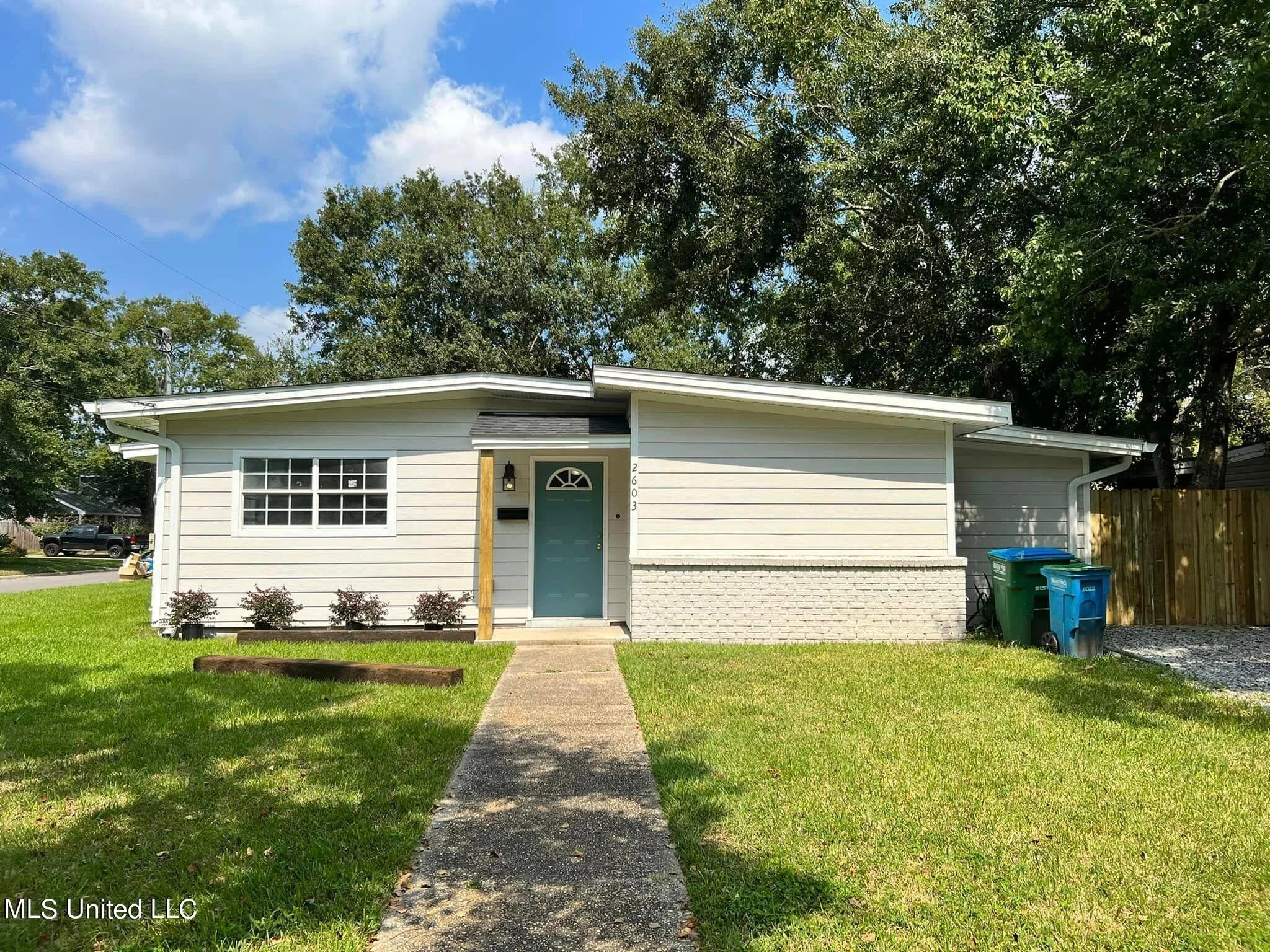 2603 Ave B.jpg