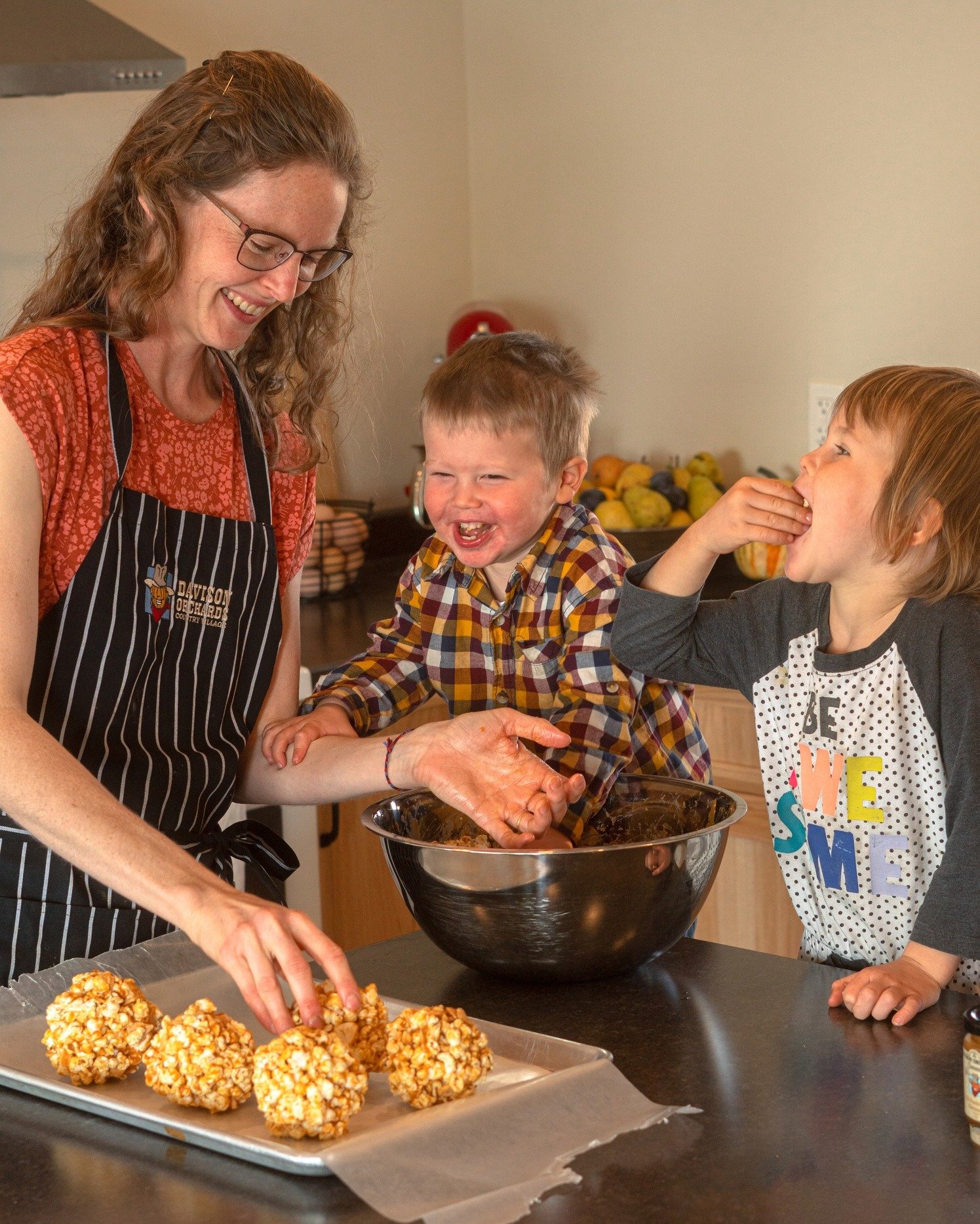 Egg hunts? Church? Big family dinner? Treats?
What&rsquo;s your MUST DO Easter tradition? Tell us below 💛

Need goodies for your Easter table?
🍎 Shop online: www.davisonorchards.ca
LAST pick up day: April Thu 2nd, 10am to 3pm

#HappyEaster #Davison