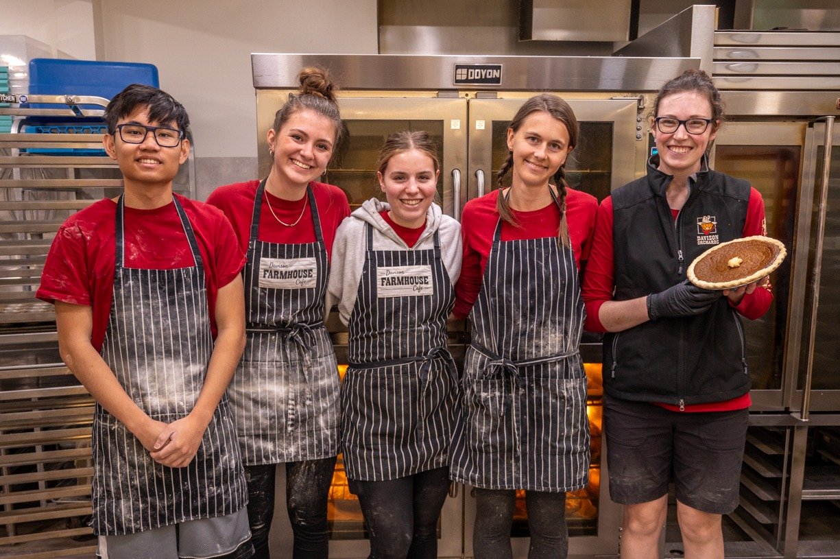 💪🏻 Join our team!!

⚠️We&rsquo;re looking for full-time team members ready to join the fun.
You must be available weekdays, weekends, and some Sundays, through spring, summer, and fall.

Bring your personality 😁 we&rsquo;ll teach you the rest!

Ap