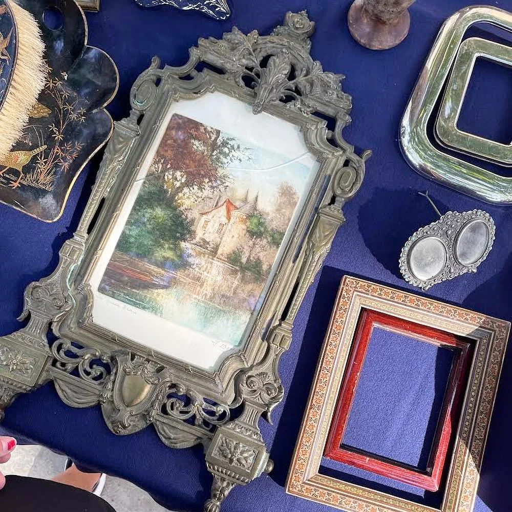 A Paris flea market. If I wasn&rsquo;t traveling with a backpack.. 🫶🏻 
#paris #vintage #parisianstyle