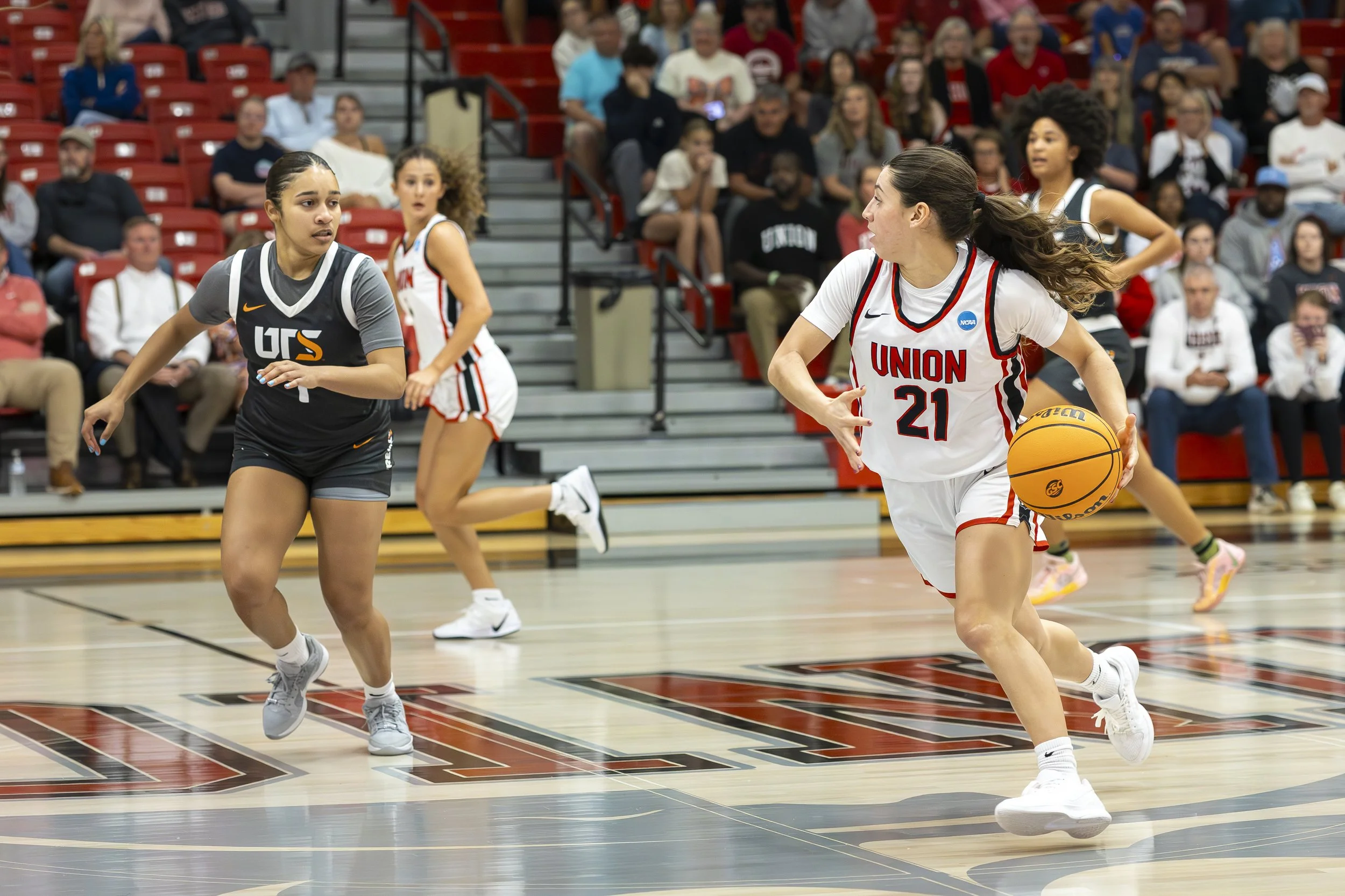 Bulldog Basketball Is Back: Bulldogs and Lady Bulldogs Win Homecoming Games