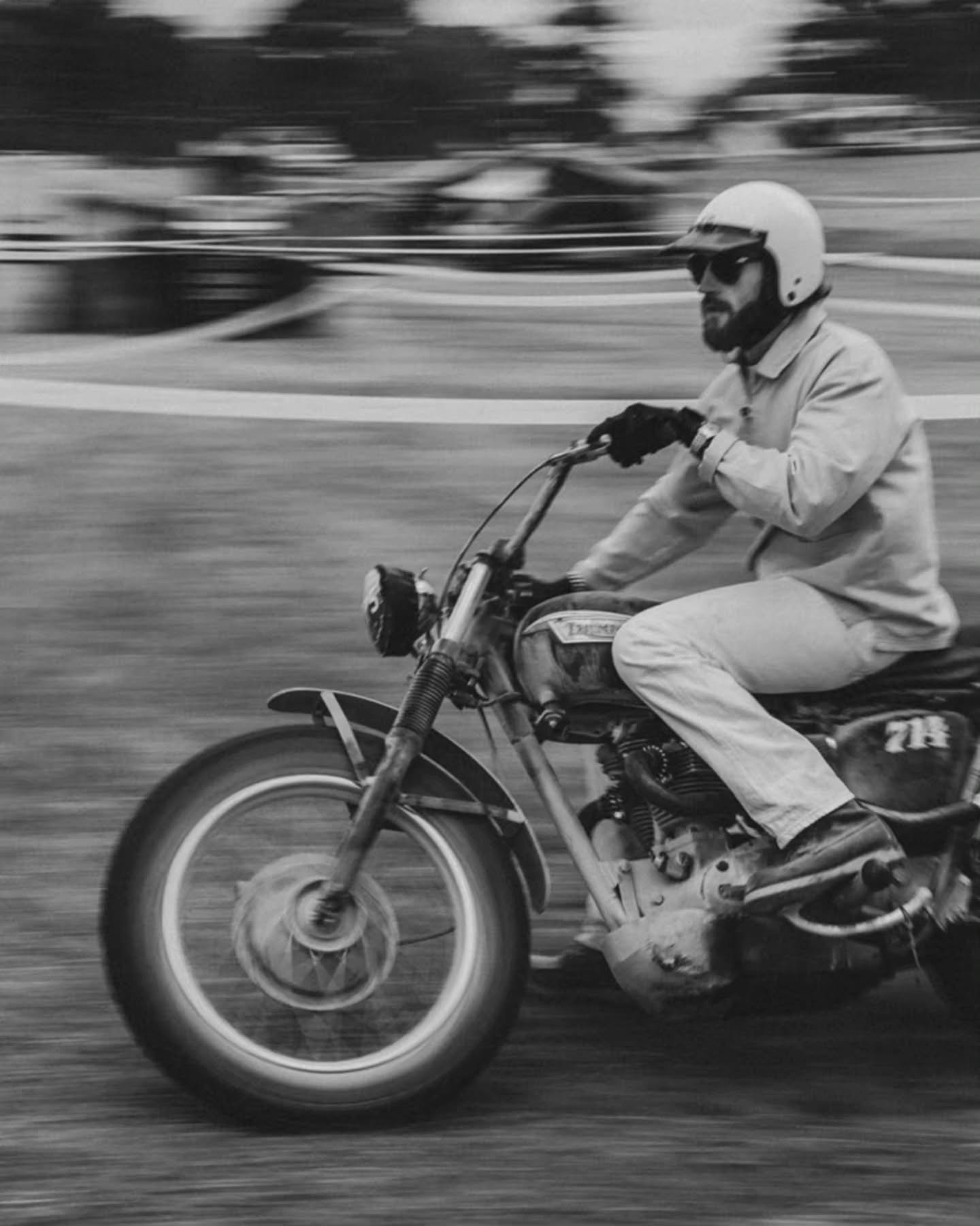 Can of unleaded and a pack of Marlboro. 🏁⚡️

@hawkeyemoto @mallelondon