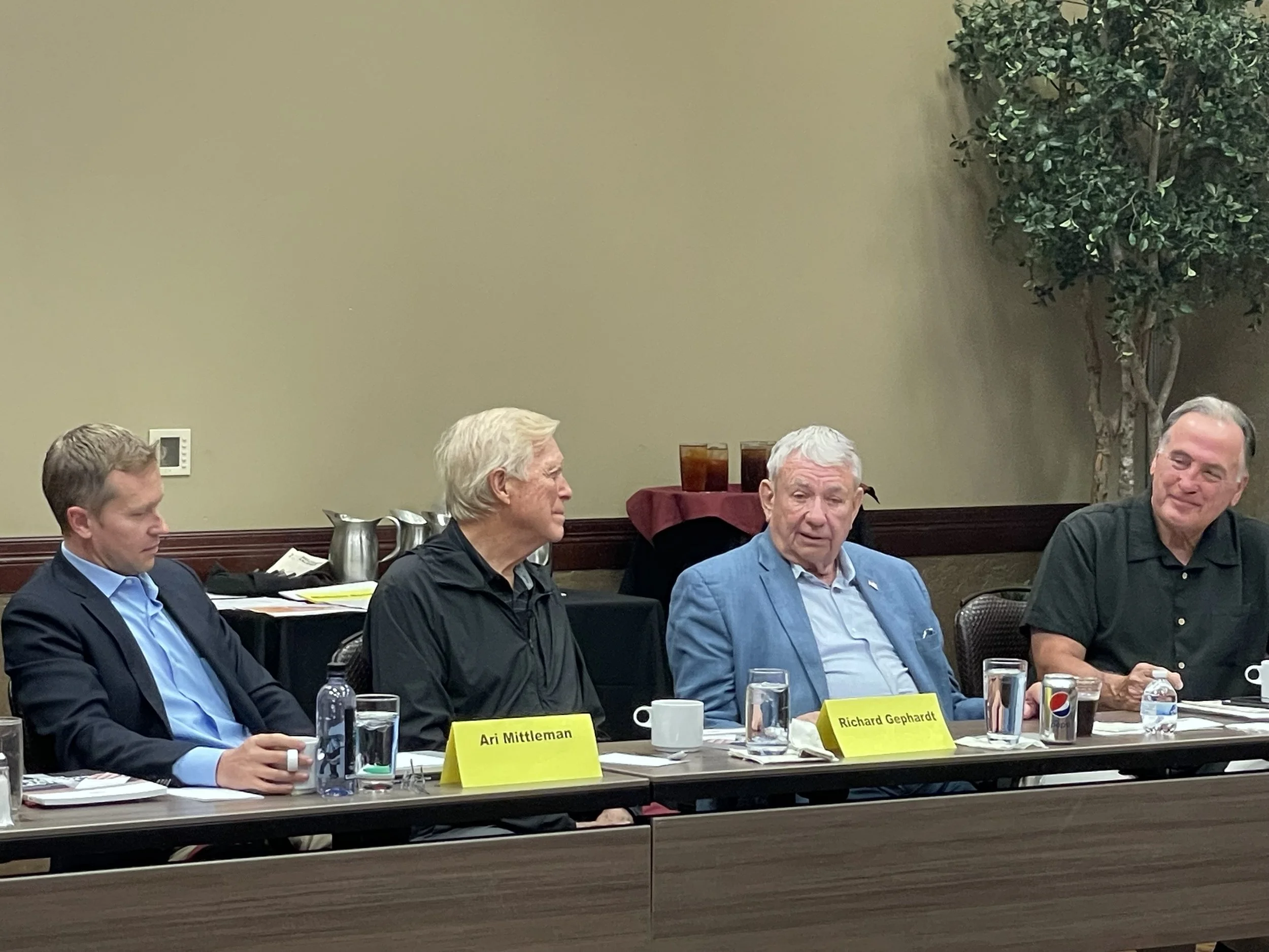 Chatting with former Speaker of the House, Richard Gephardt; and former Wisconsin Governor, Tommy Thompson.