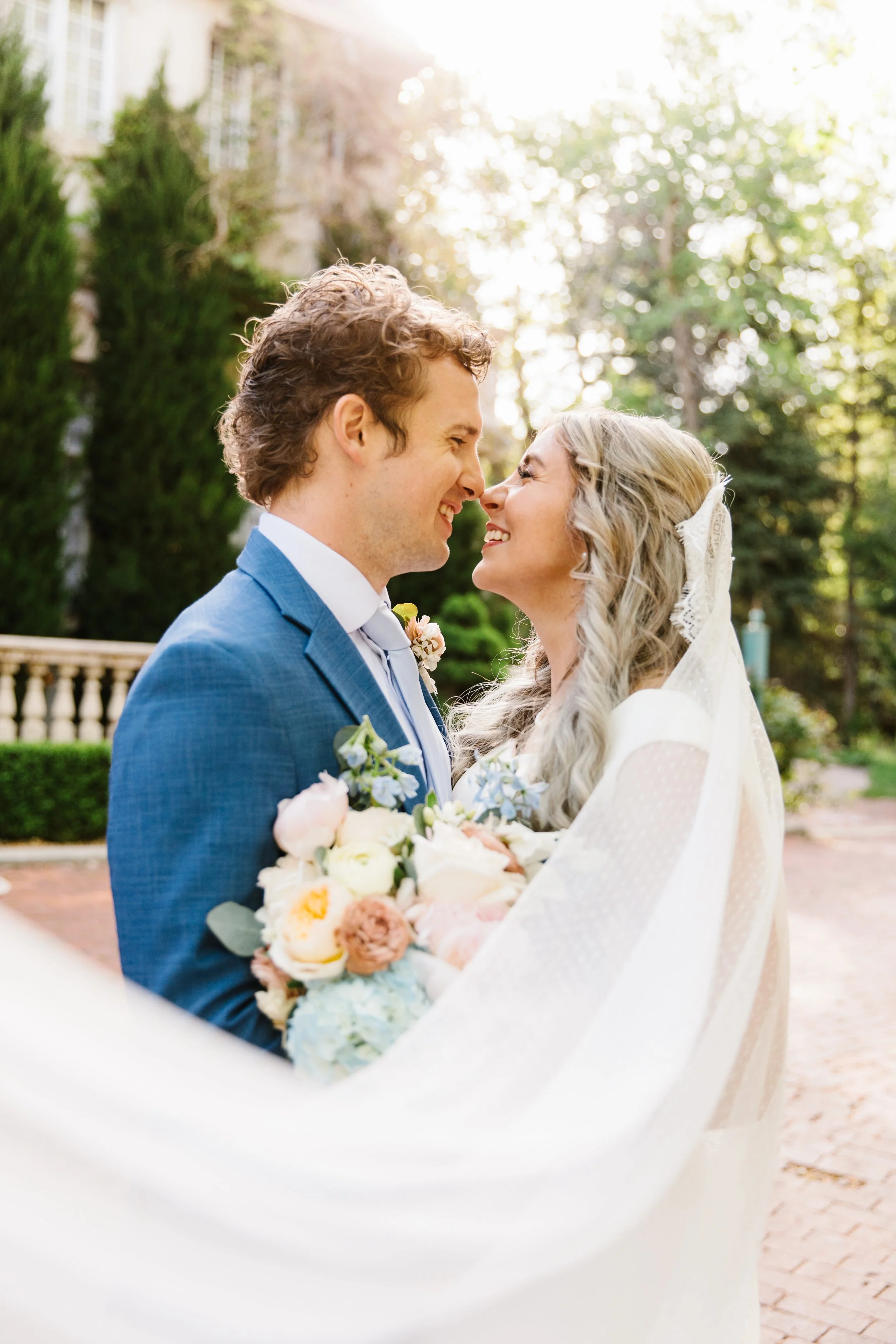 Photo: @kalipoulsenphotography;
Custom Mantilla veil for Madison
