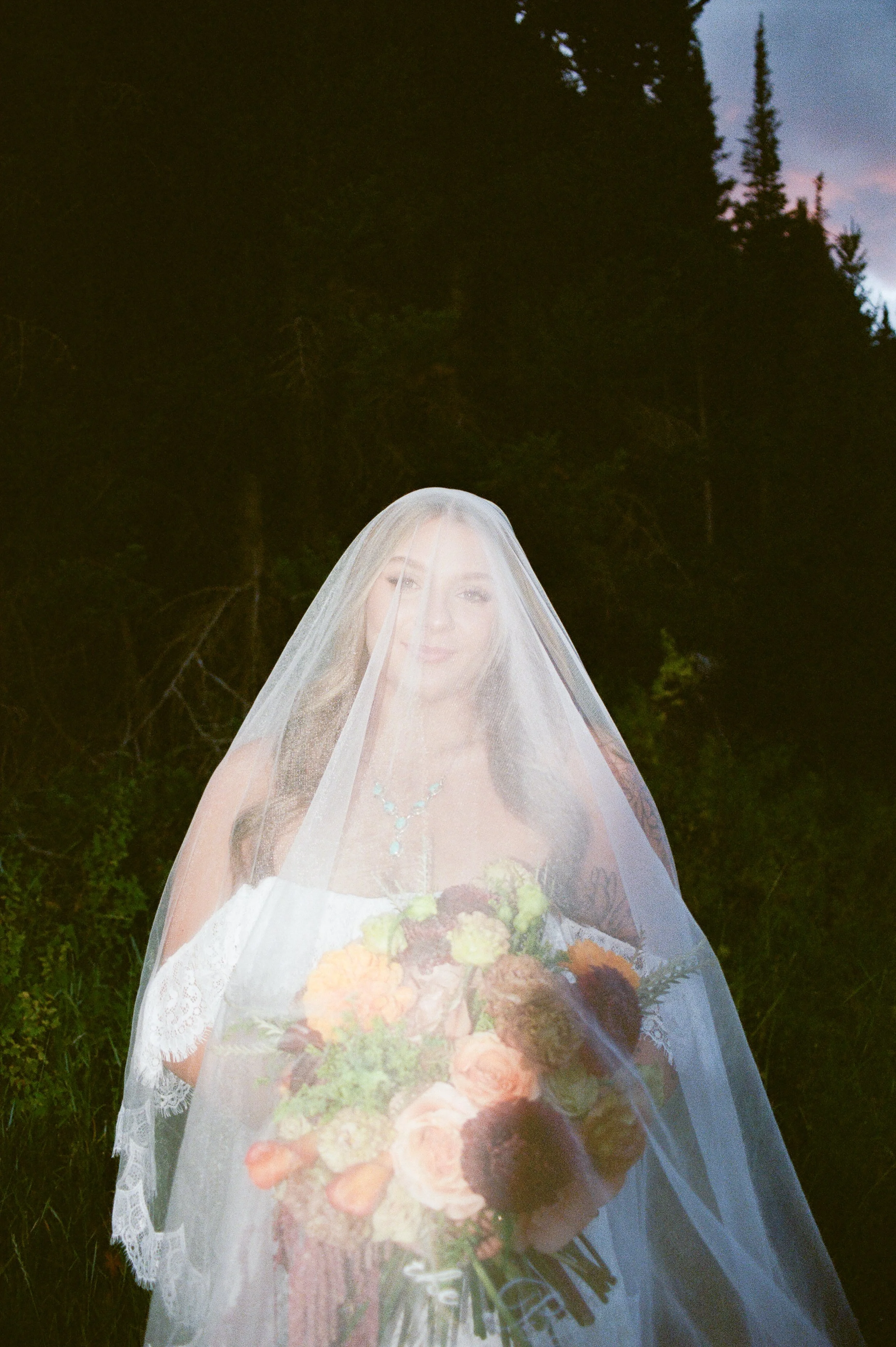 Photo: @madilynkfilm
Custom Drape Veil for Holly