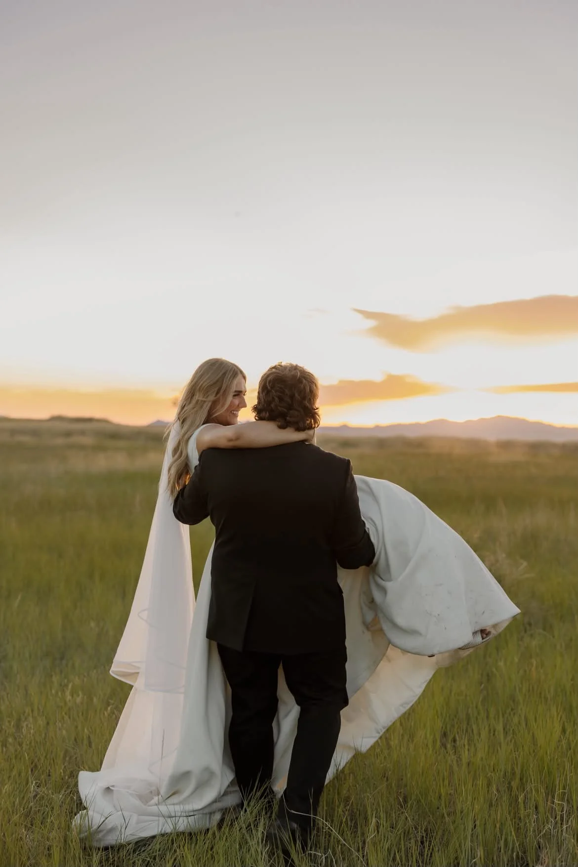 Ribbon Blusher Veil for Cidnee; Photo @boccaraephoto
