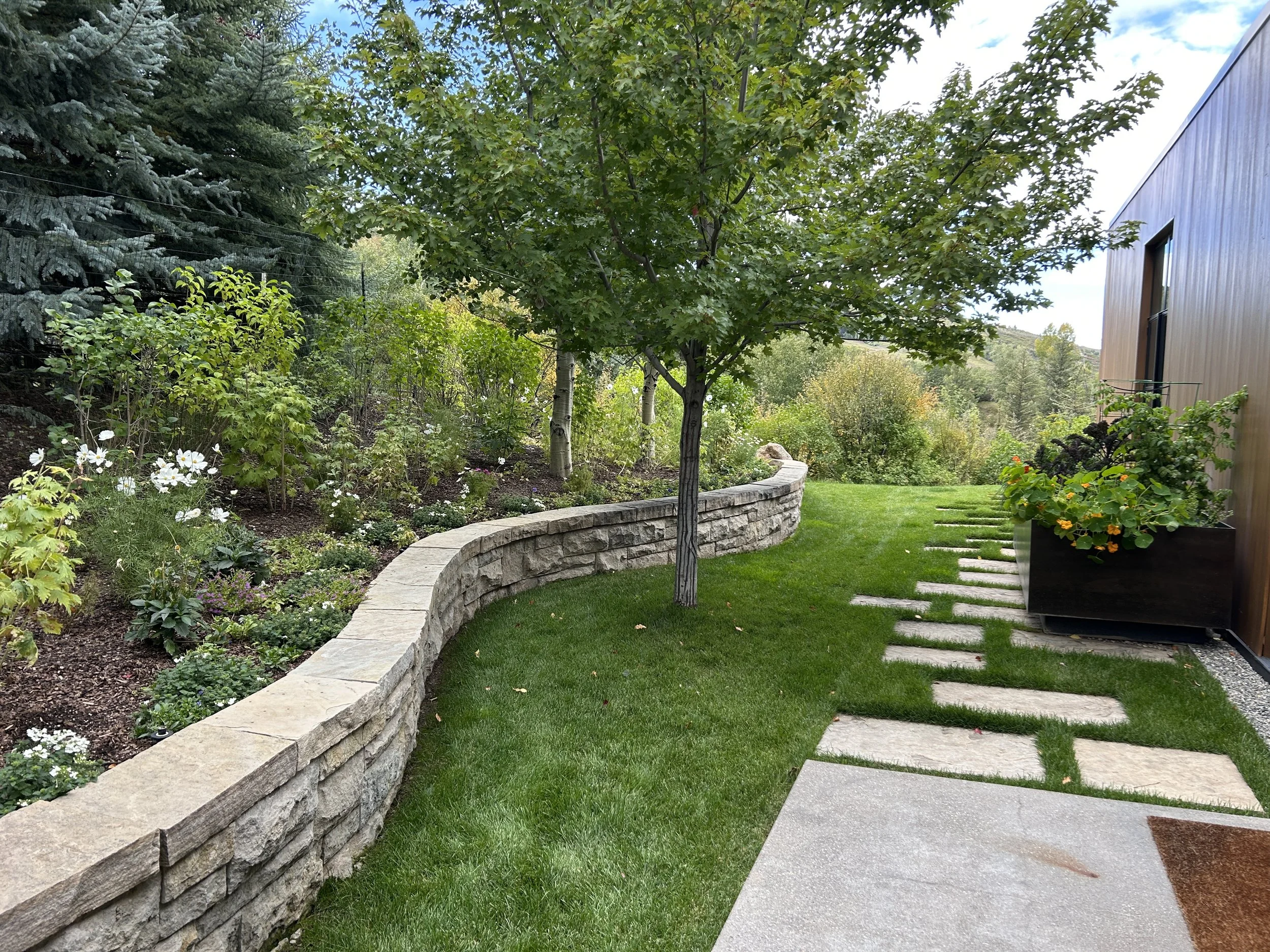 Date of death property valuation for estate settlement and tax reporting.