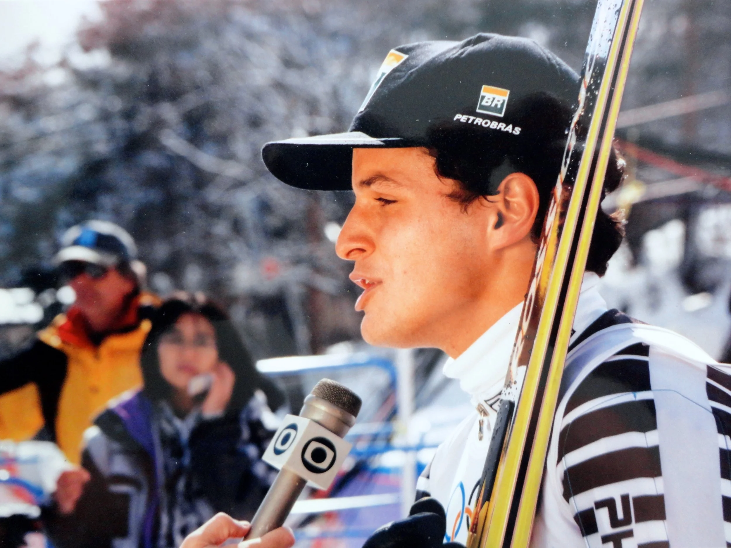 Marcelo Apovian dando entrevista para Globo nas olímpiadas